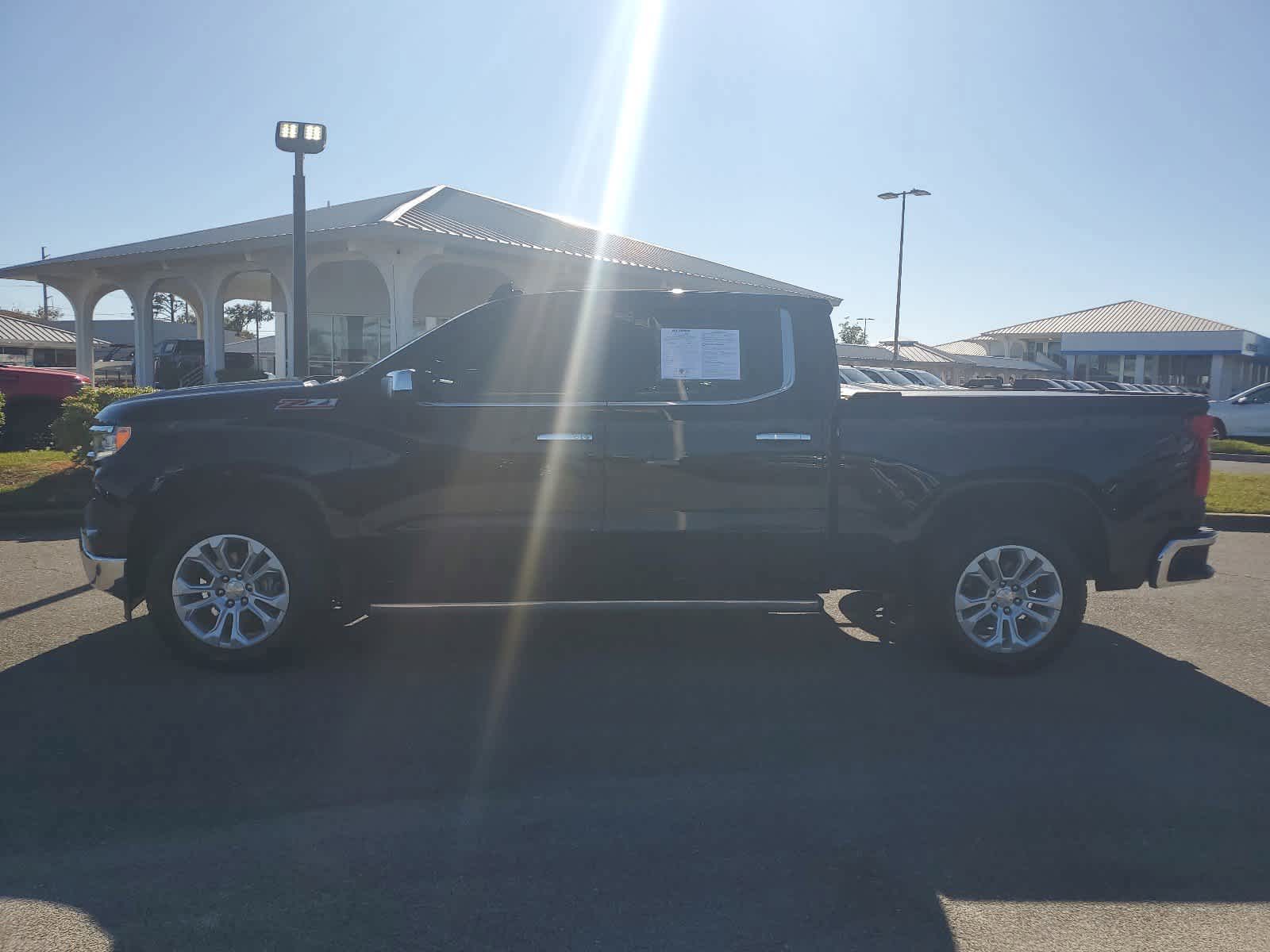 2022 Chevrolet Silverado 1500 LTZ 4WD Crew Cab 147 2