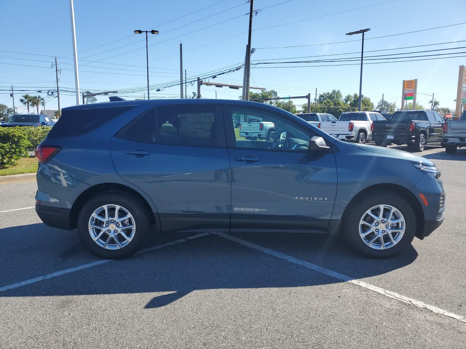 2024 Chevrolet Equinox LS 2