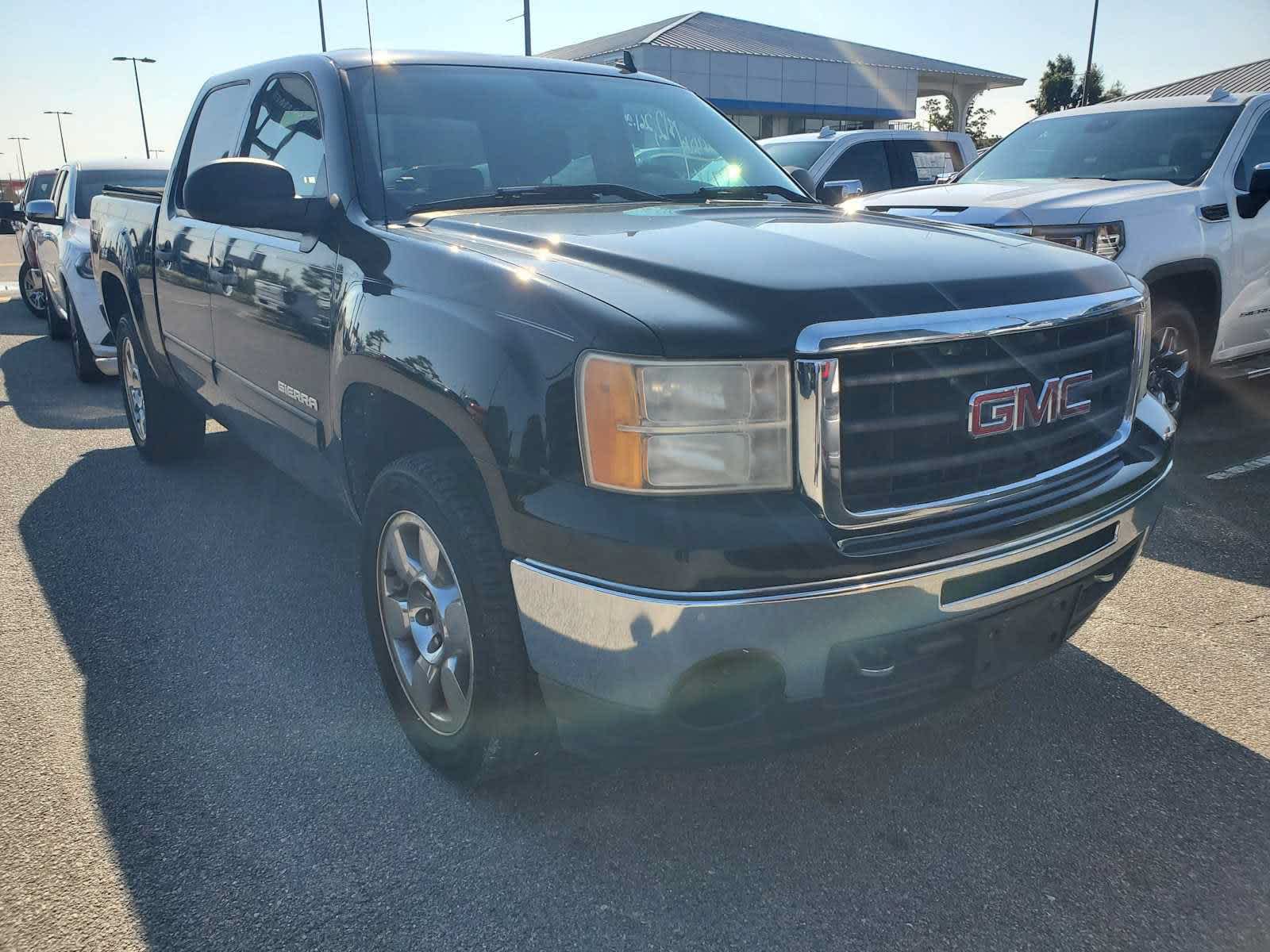 2010 GMC Sierra 1500 Negro (Onyx Black) Camioneta 4X2 6 velocidades Automática