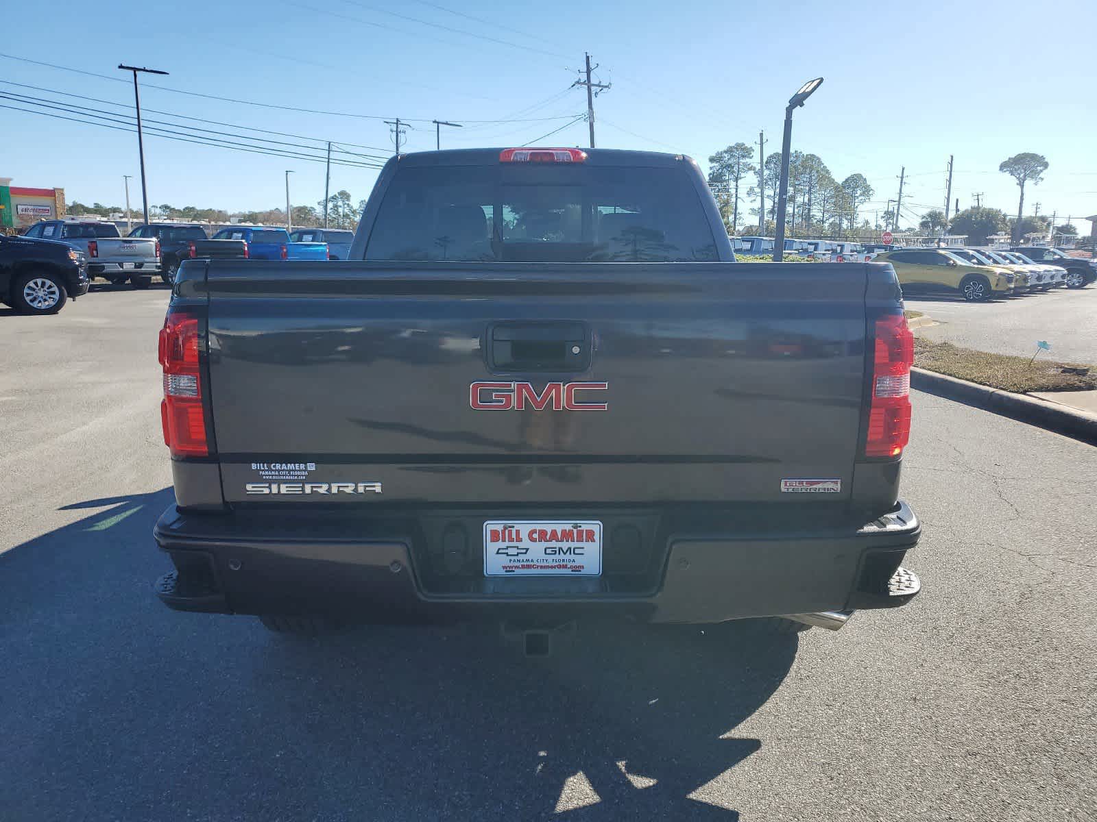 2015 GMC Sierra 1500 SLT 4WD Crew Cab 143.5 4