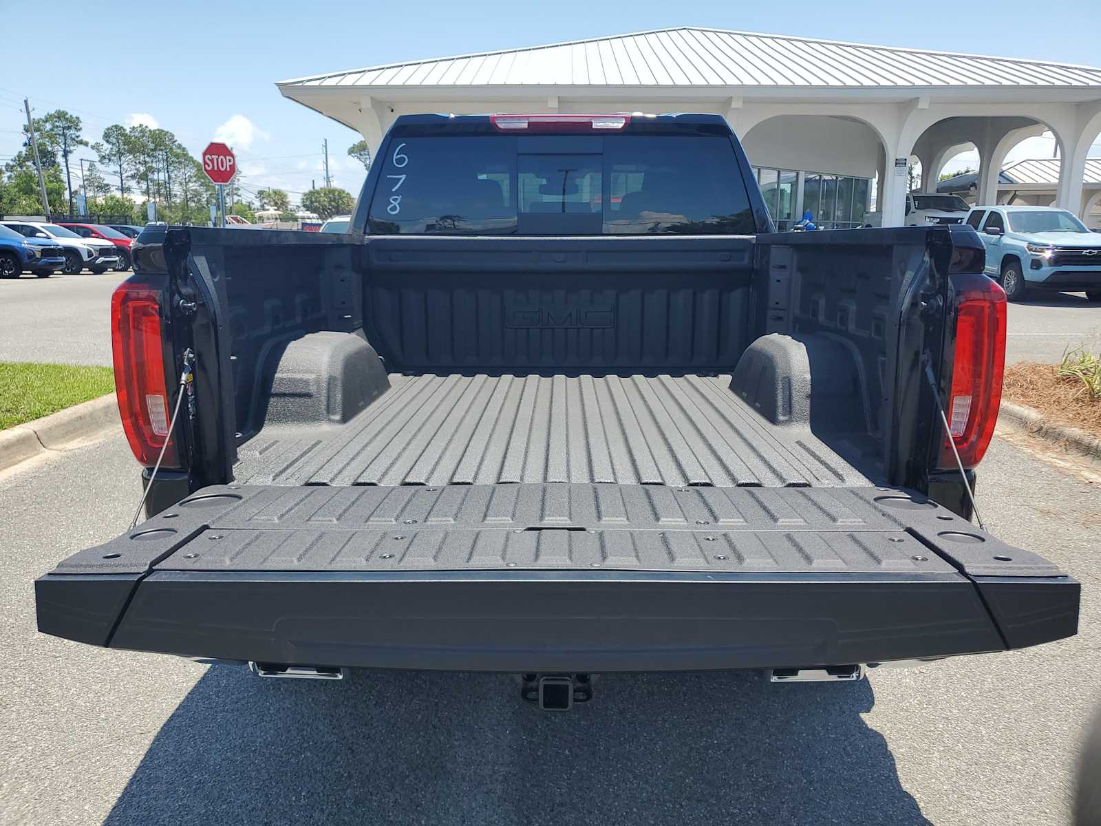 View vehicle photo 5
