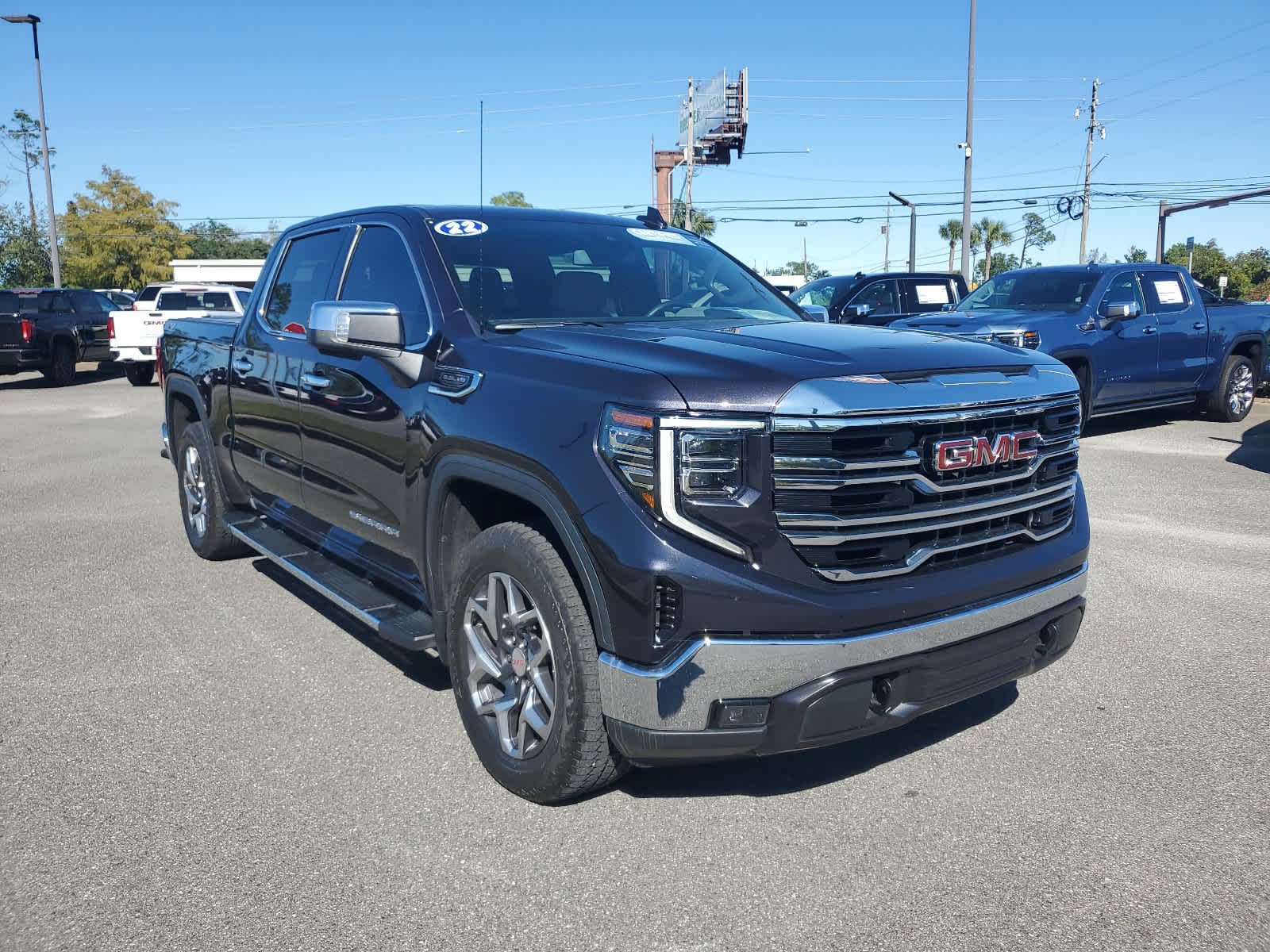 2022 GMC Sierra 1500 SLT 4WD Crew Cab 147 8