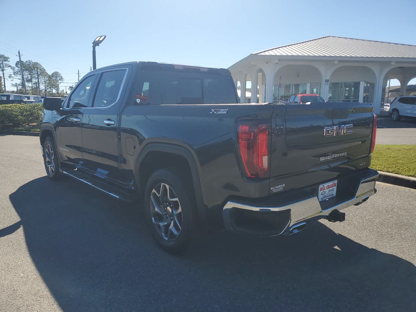 2022 GMC Sierra 1500 SLT 4WD Crew Cab 147 3