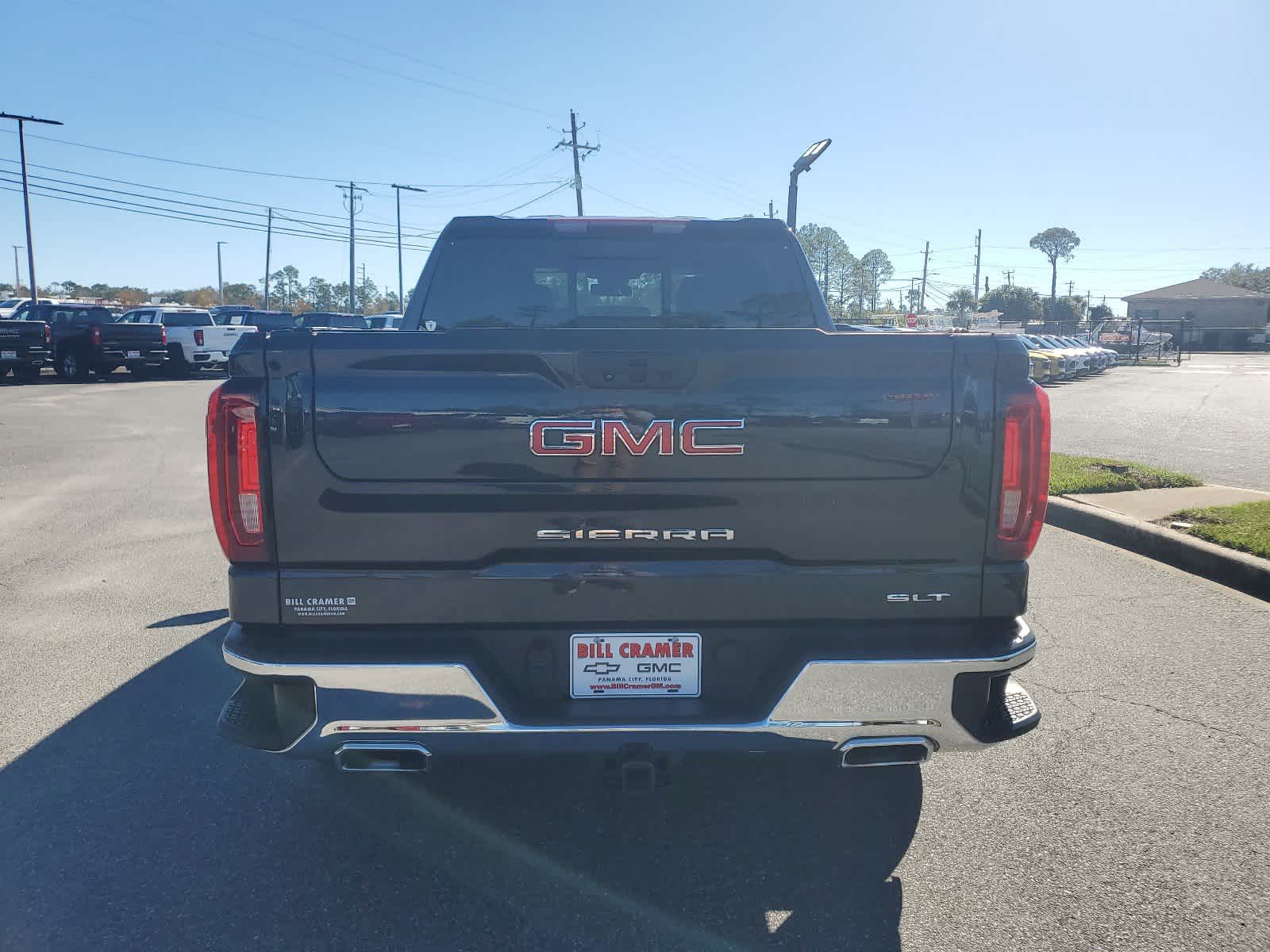 2022 GMC Sierra 1500 SLT 4WD Crew Cab 147 4