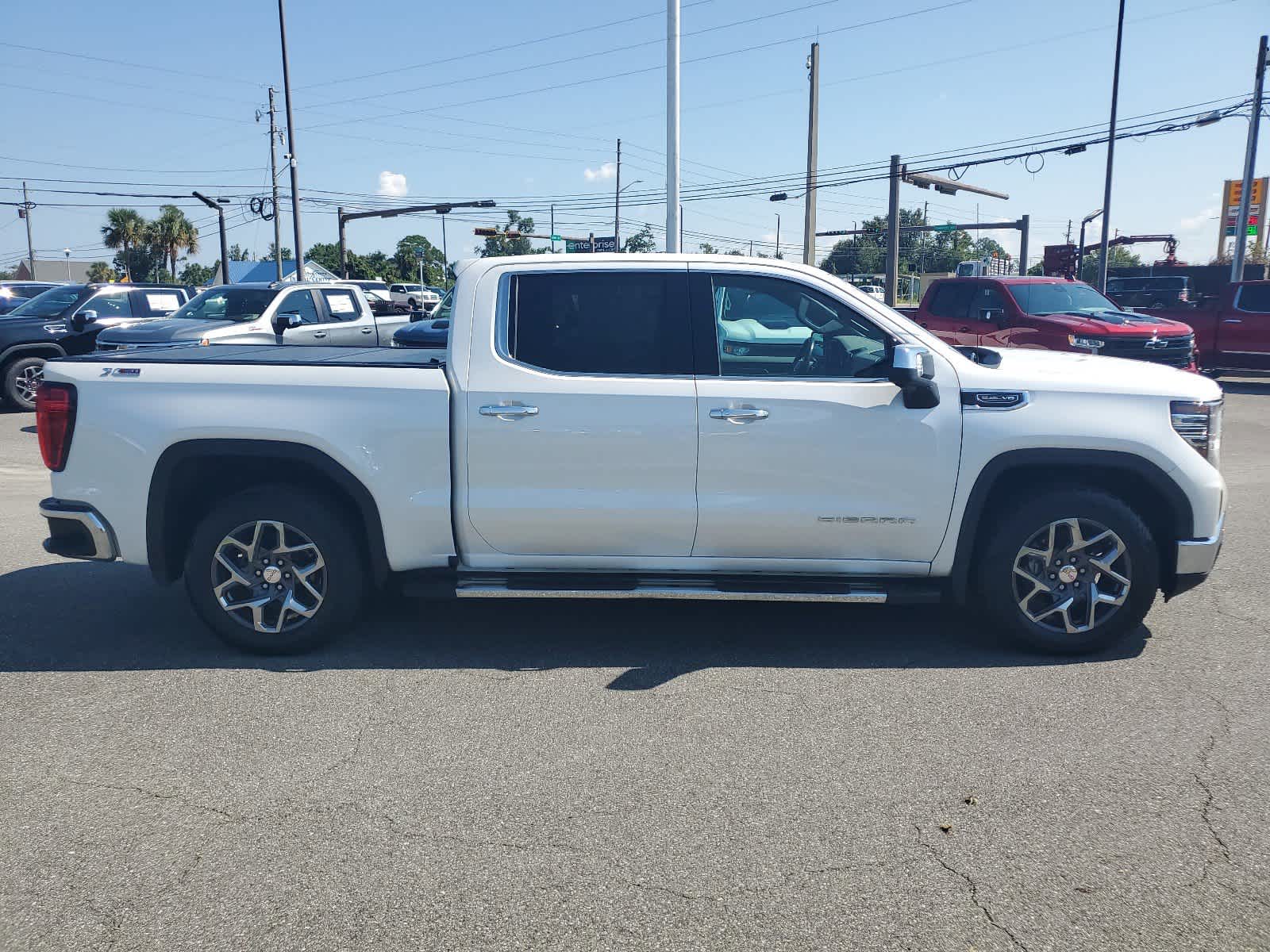 2022 GMC Sierra 1500 SLT 4WD Crew Cab 147 7