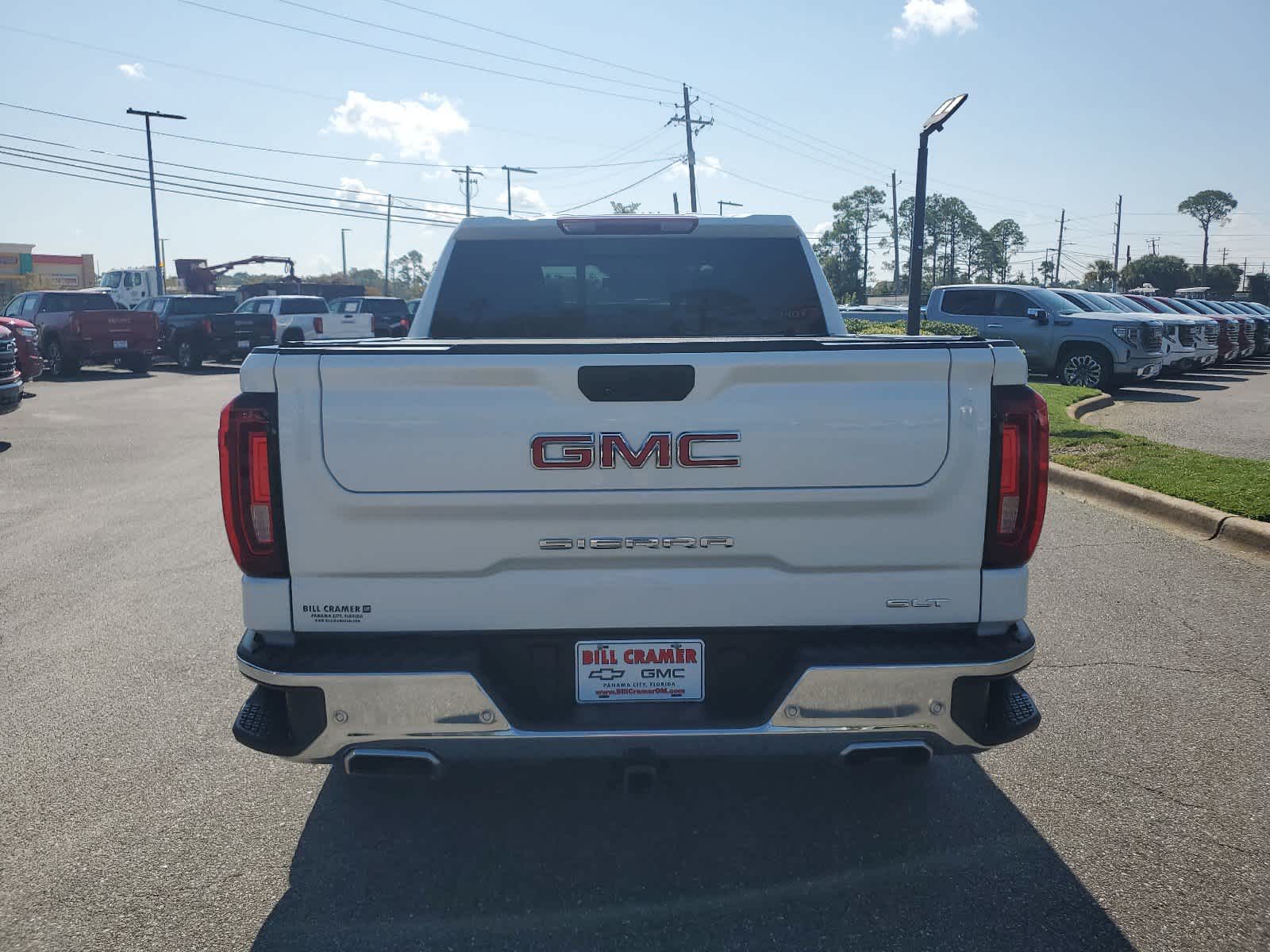 2022 GMC Sierra 1500 SLT 4WD Crew Cab 147 4