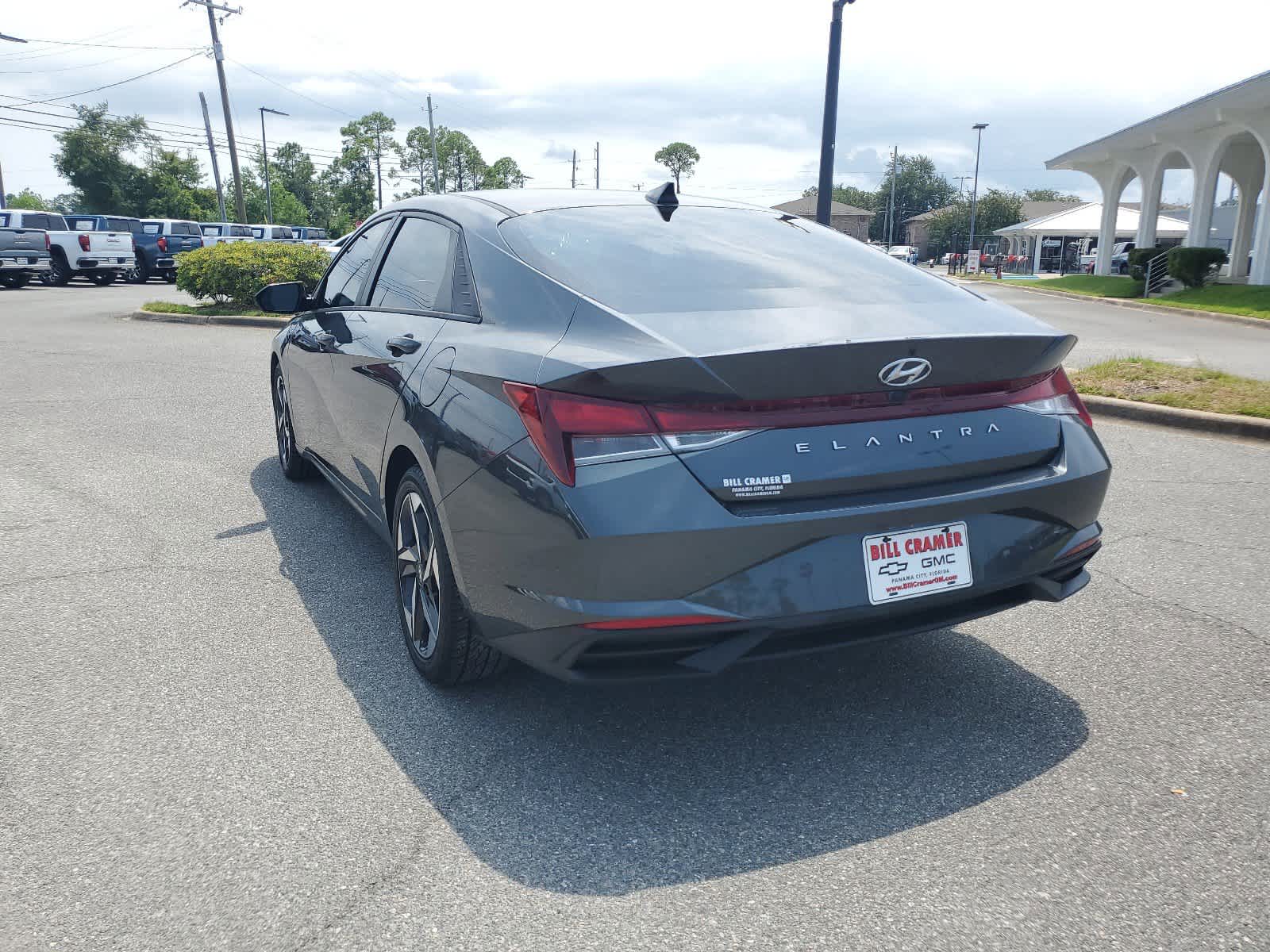 2023 Hyundai Elantra SEL 3