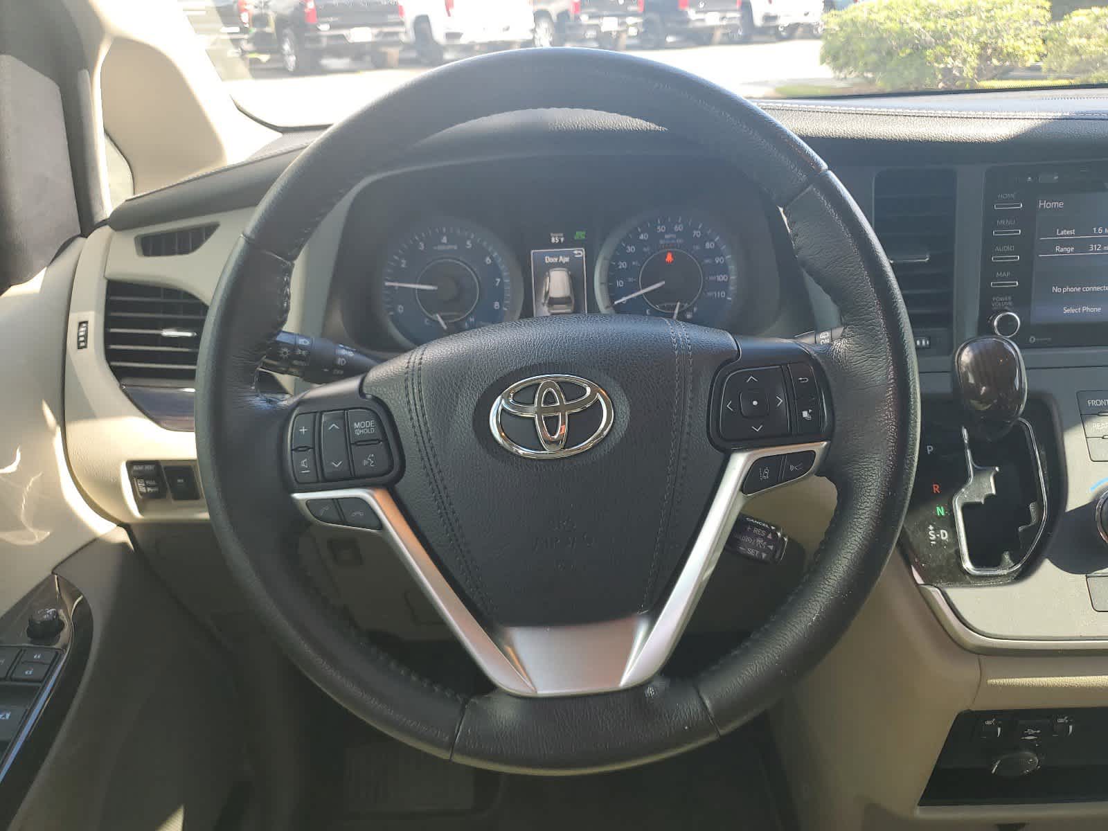 2020 Toyota Sienna XLE 11