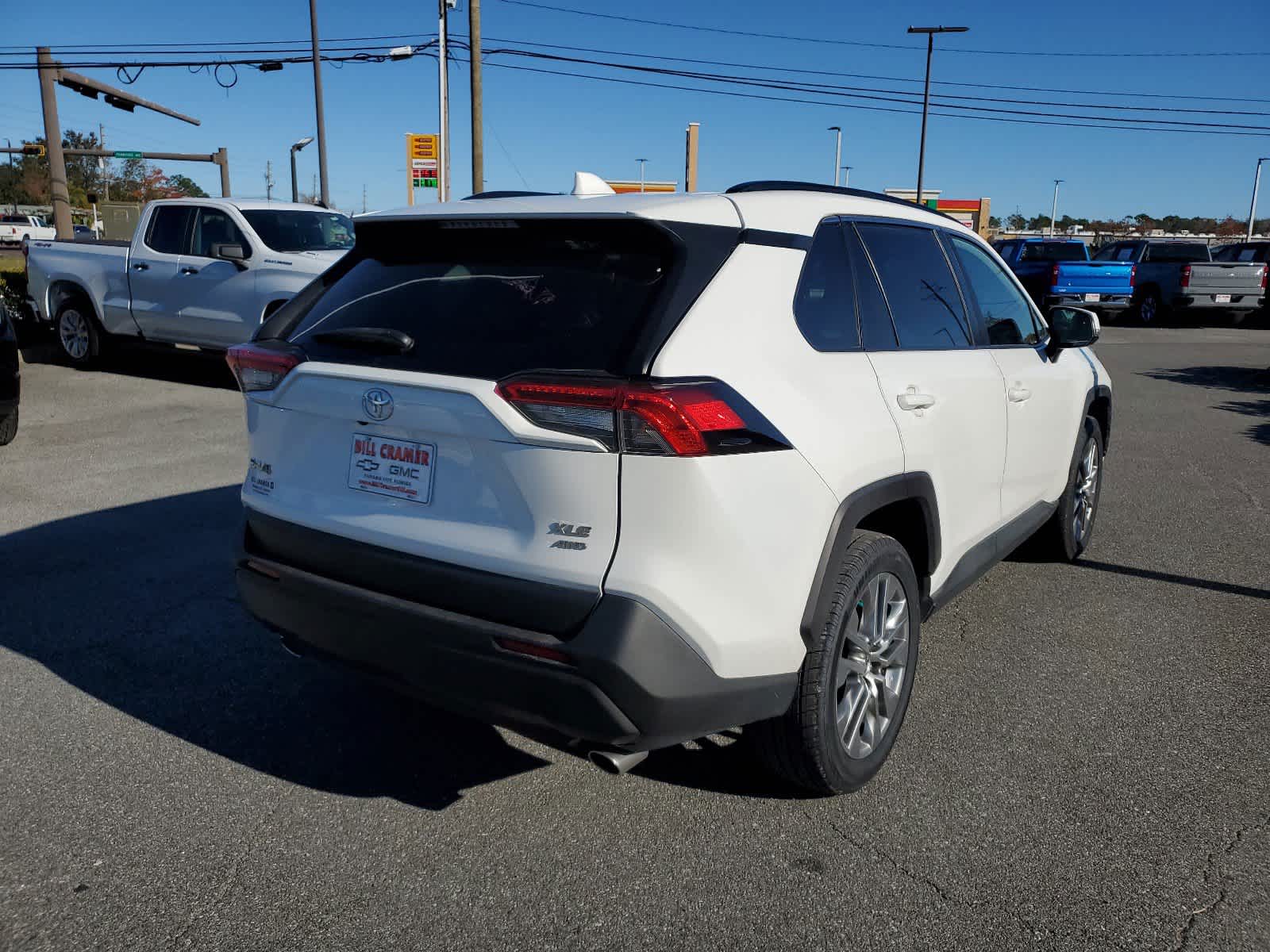 2020 Toyota RAV4 XLE Premium 6