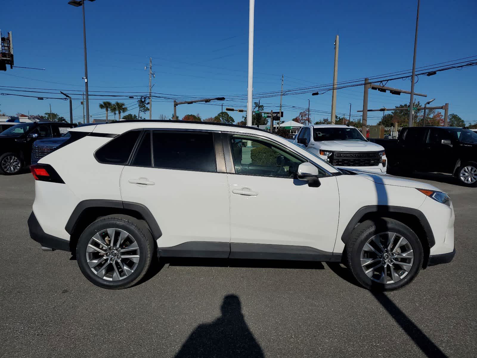 2020 Toyota RAV4 XLE Premium 7