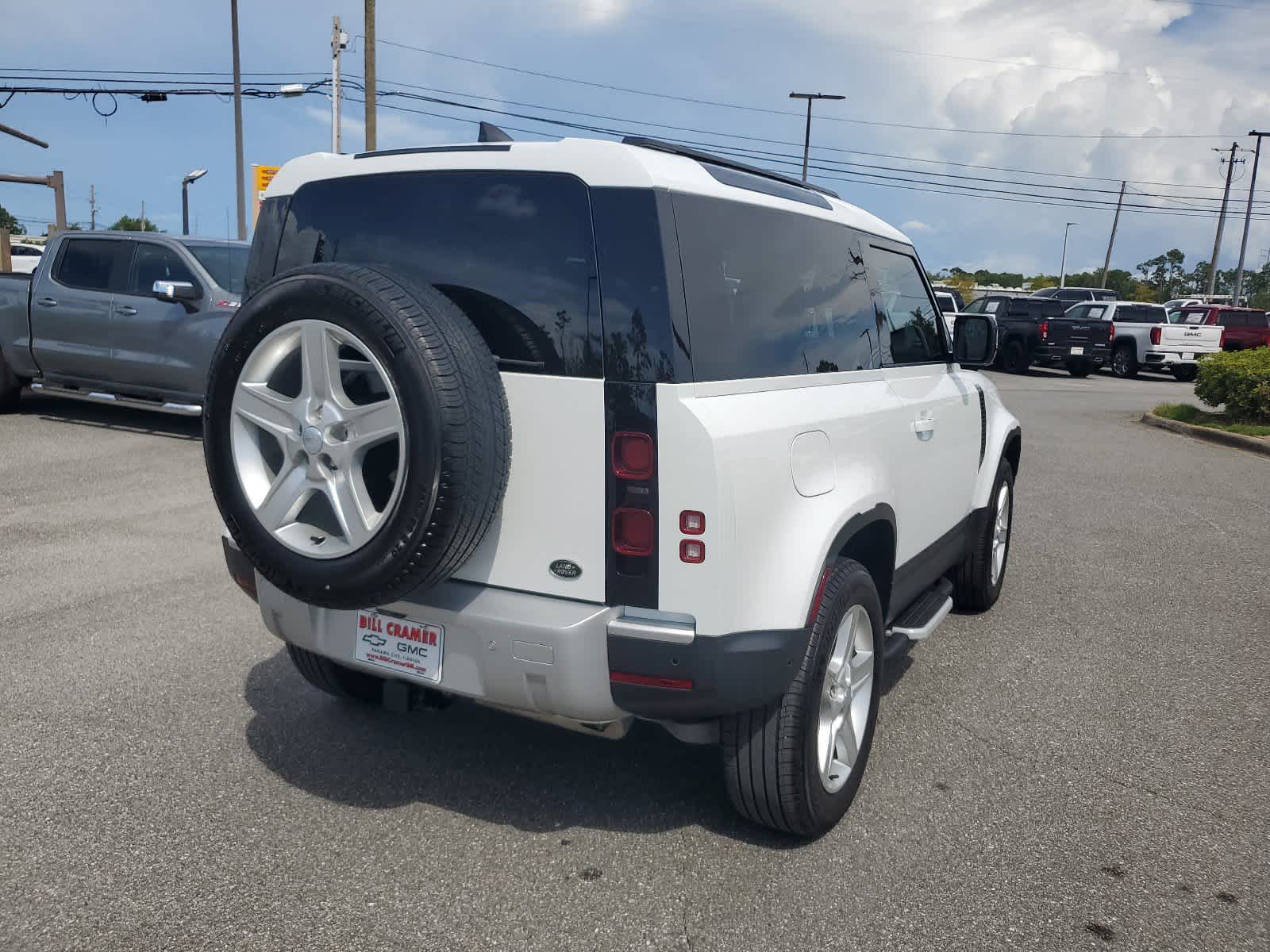 2023 Land Rover Defender SE 6