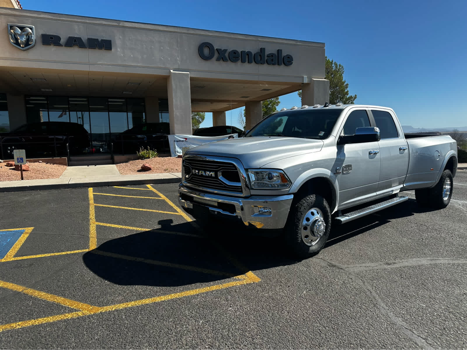Bright Silver Metallic Clearcoat 2018 RAM 3500 Pickup Truck Four-Wheel Drive 6-Speed Automatic