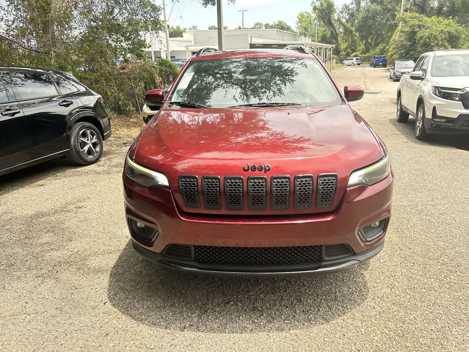 View vehicle photo 3