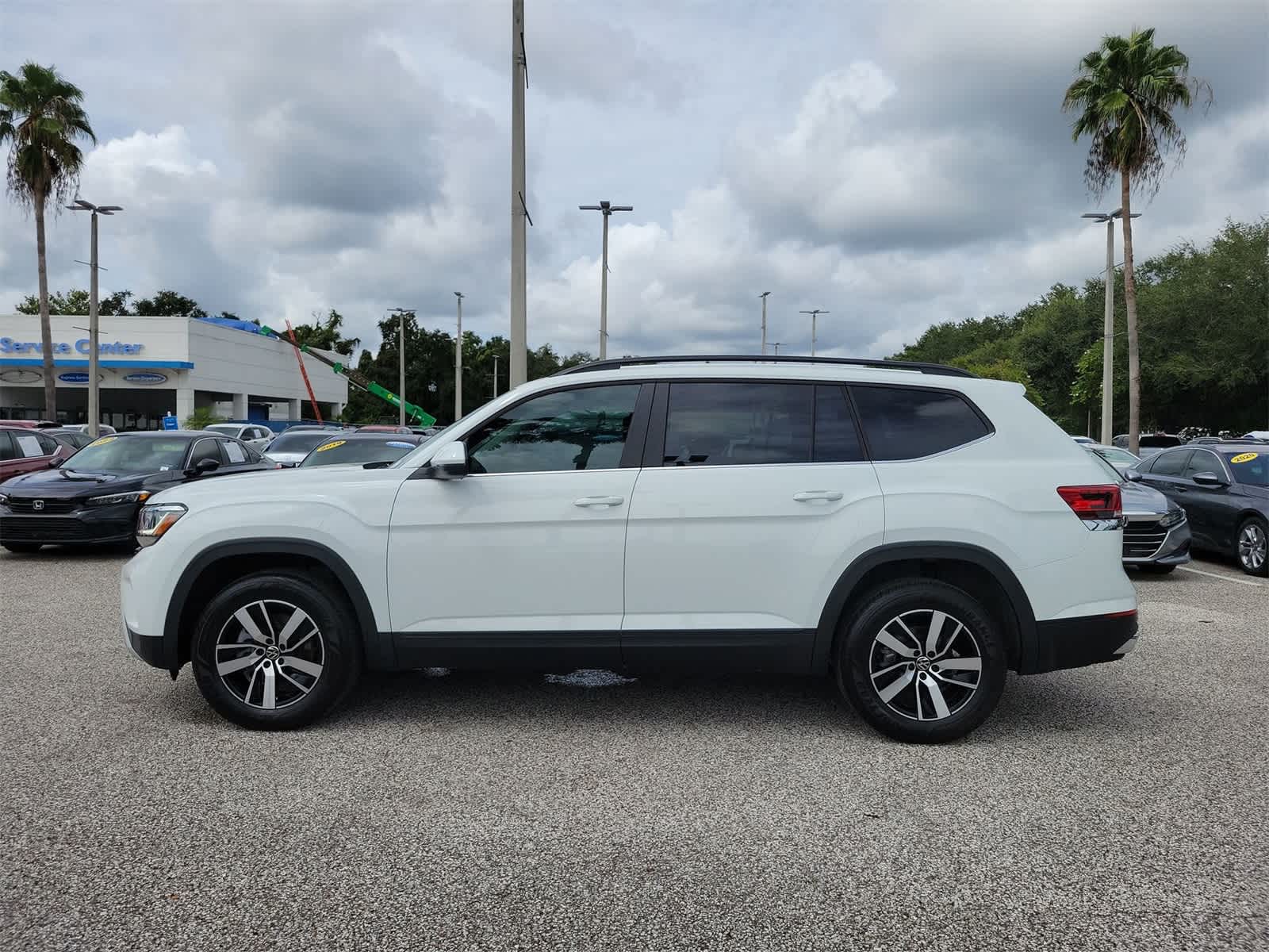 Used 2023 Volkswagen Atlas SE with VIN 1V2DP2CA8PC557923 for sale in Tampa, FL