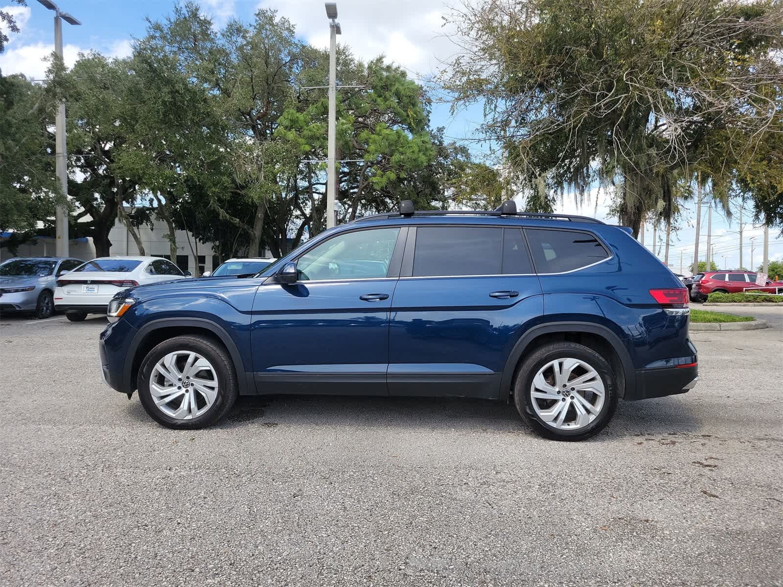 Used 2023 Volkswagen Atlas SE w/Tech with VIN 1V2WR2CA4PC521696 for sale in Tampa, FL