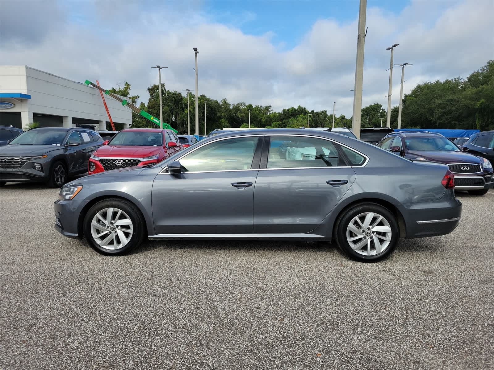 Used 2018 Volkswagen Passat SE with VIN 1VWBA7A36JC050969 for sale in Tampa, FL