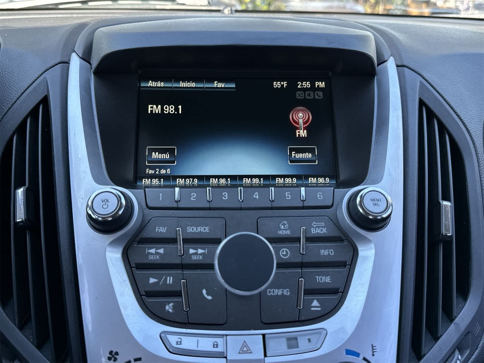 2017 Chevrolet Equinox L photo 3