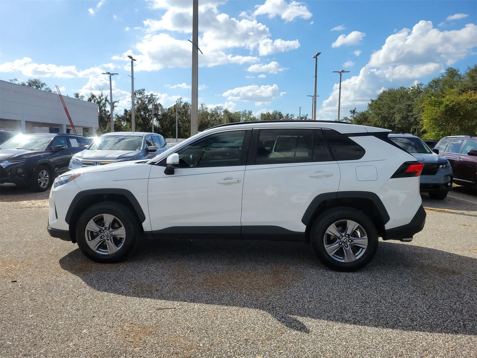 Used 2022 Toyota RAV4 XLE with VIN 2T3W1RFV3NC180724 for sale in Tampa, FL