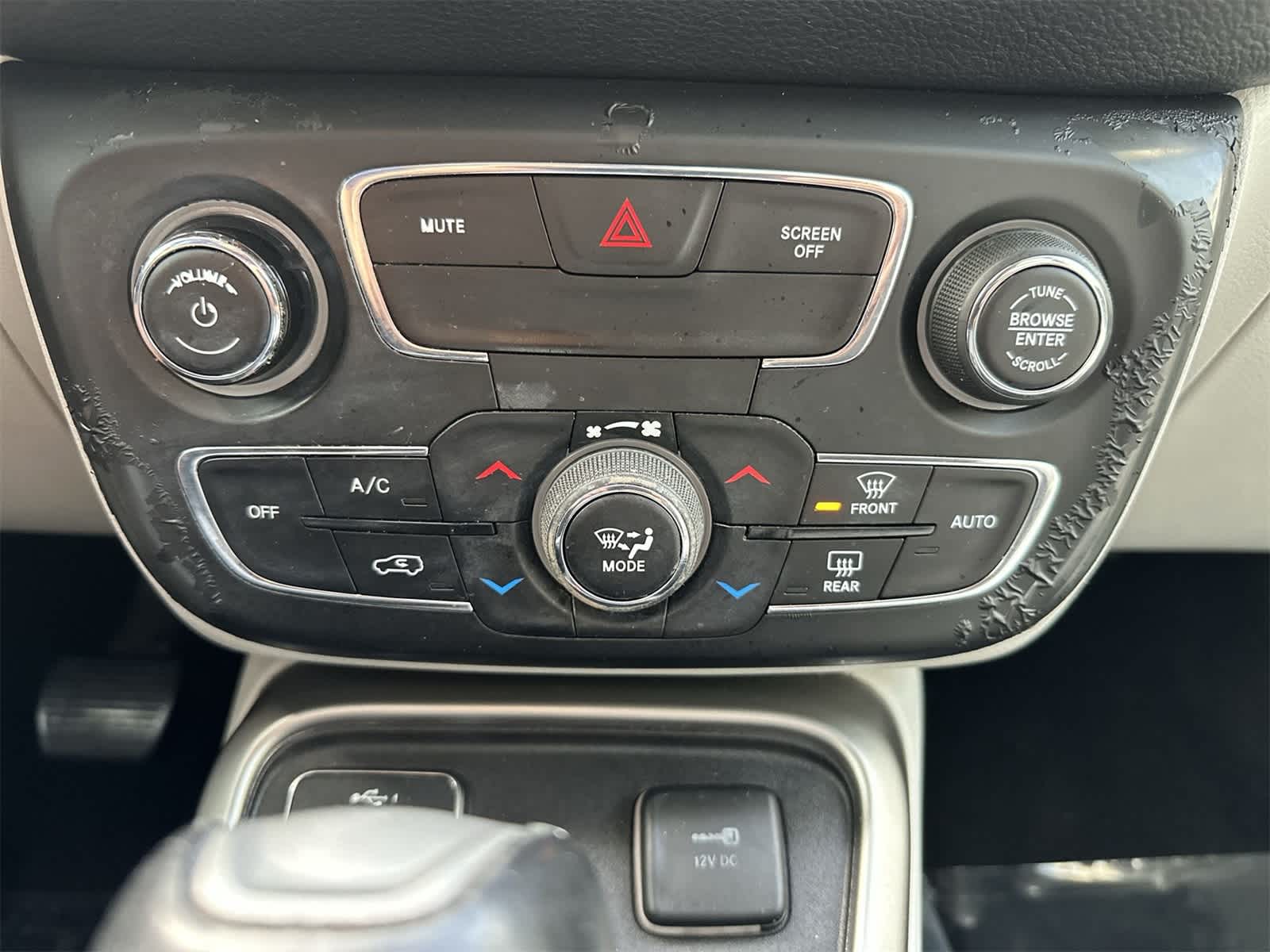 2019 Jeep Compass Latitude photo 2
