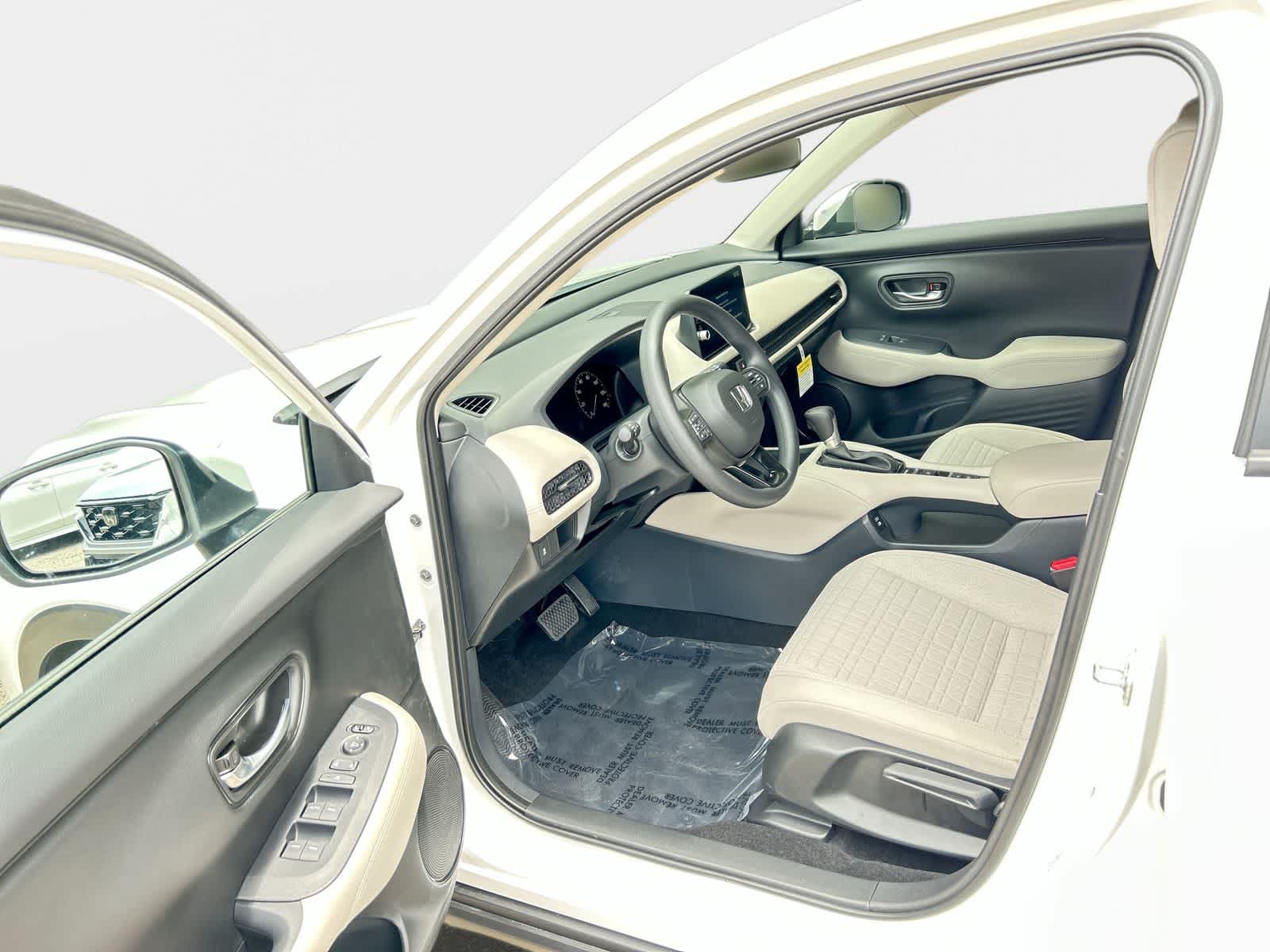 New Platinum White Pearl 2026 Honda HR-V LX for Sale in Tampa, FL