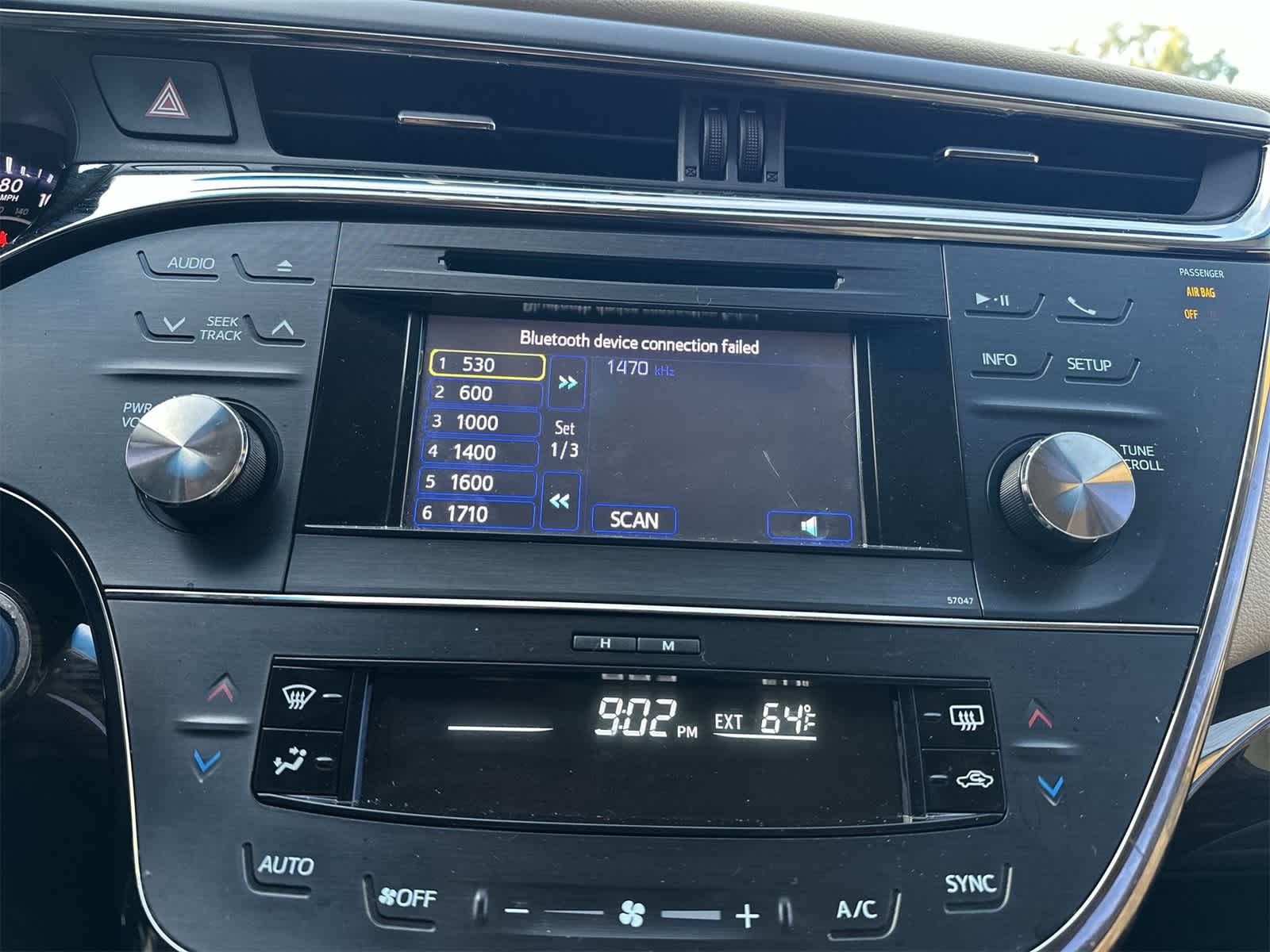 2013 Toyota Avalon Hybrid XLE Premium photo 4