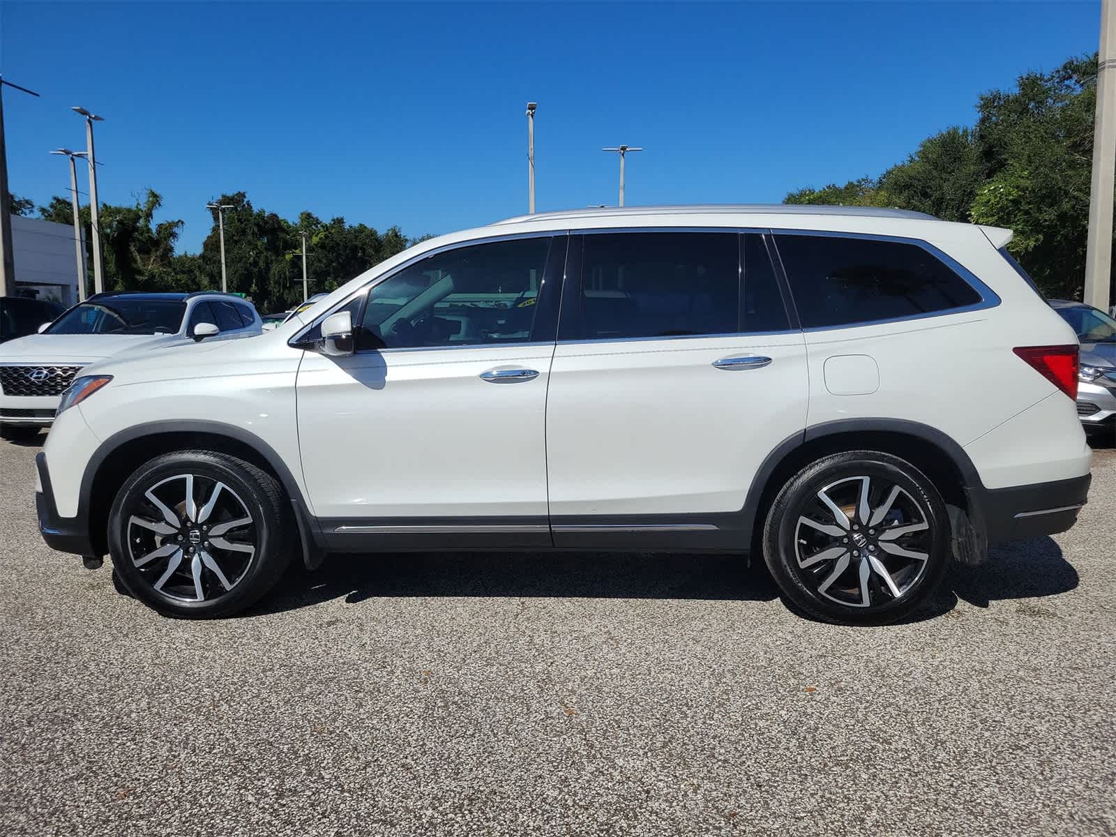 Used 2022 Honda Pilot Touring with VIN 5FNYF5H68NB032677 for sale in Tampa, FL