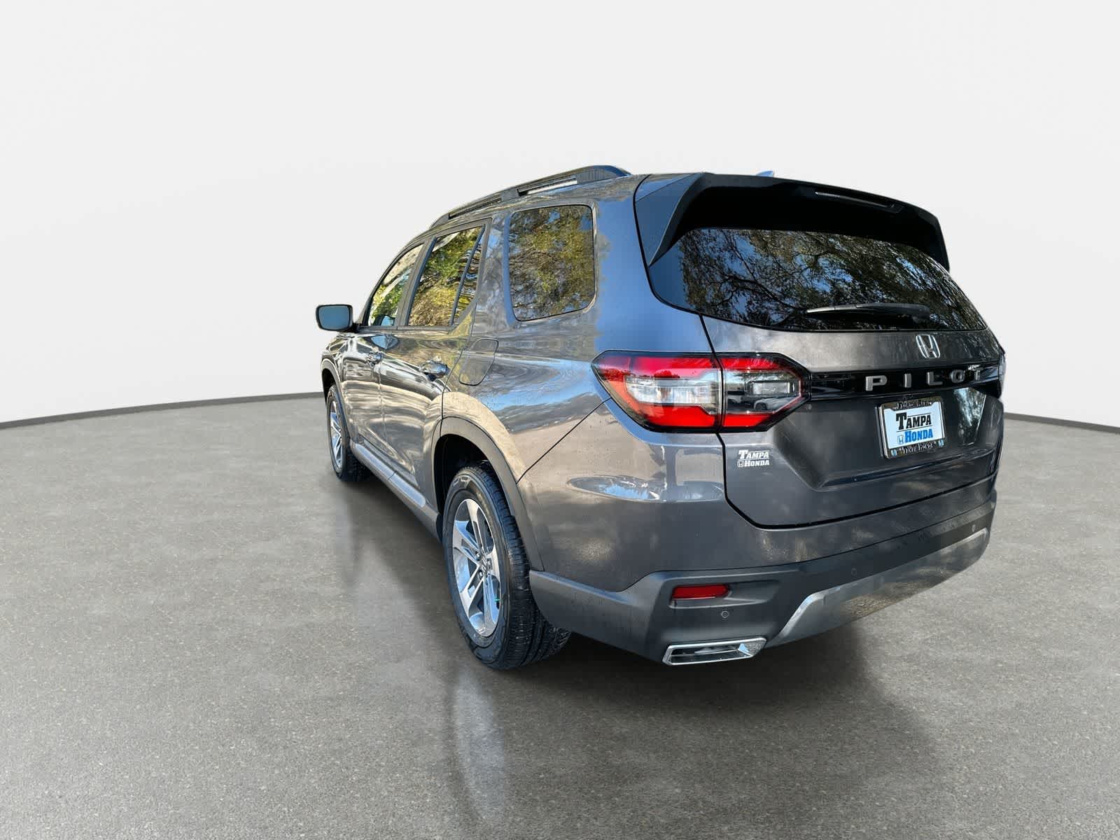 New Modern Steel Metallic 2026 Honda Pilot EX-L for Sale in Tampa