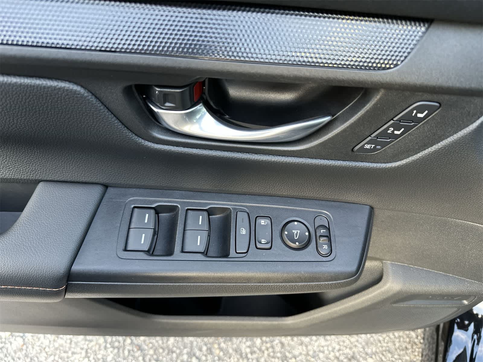 2025 Honda CR-V Hybrid Sport-L photo 3