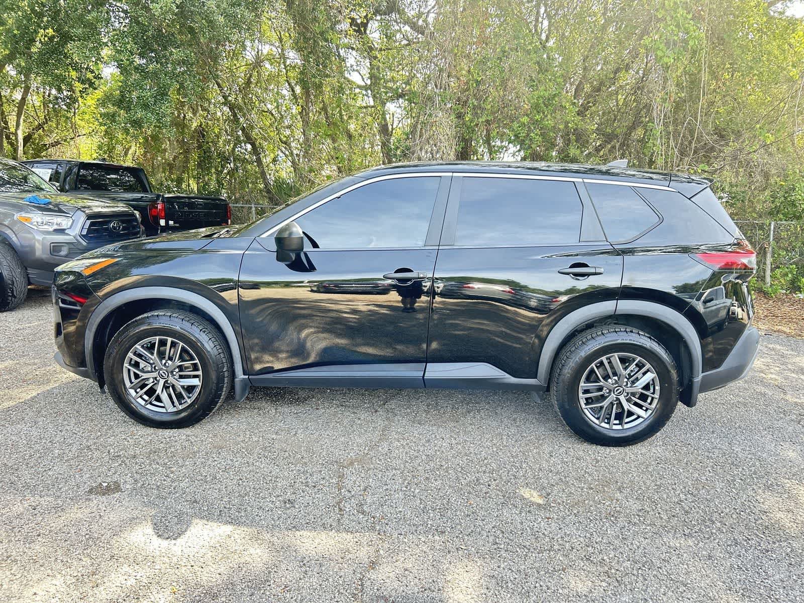 View vehicle photo 4