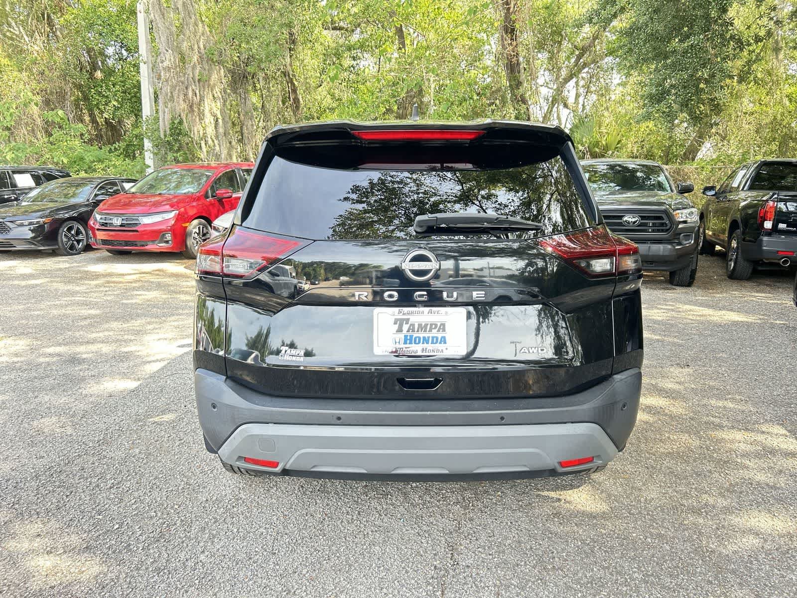 View vehicle photo 7