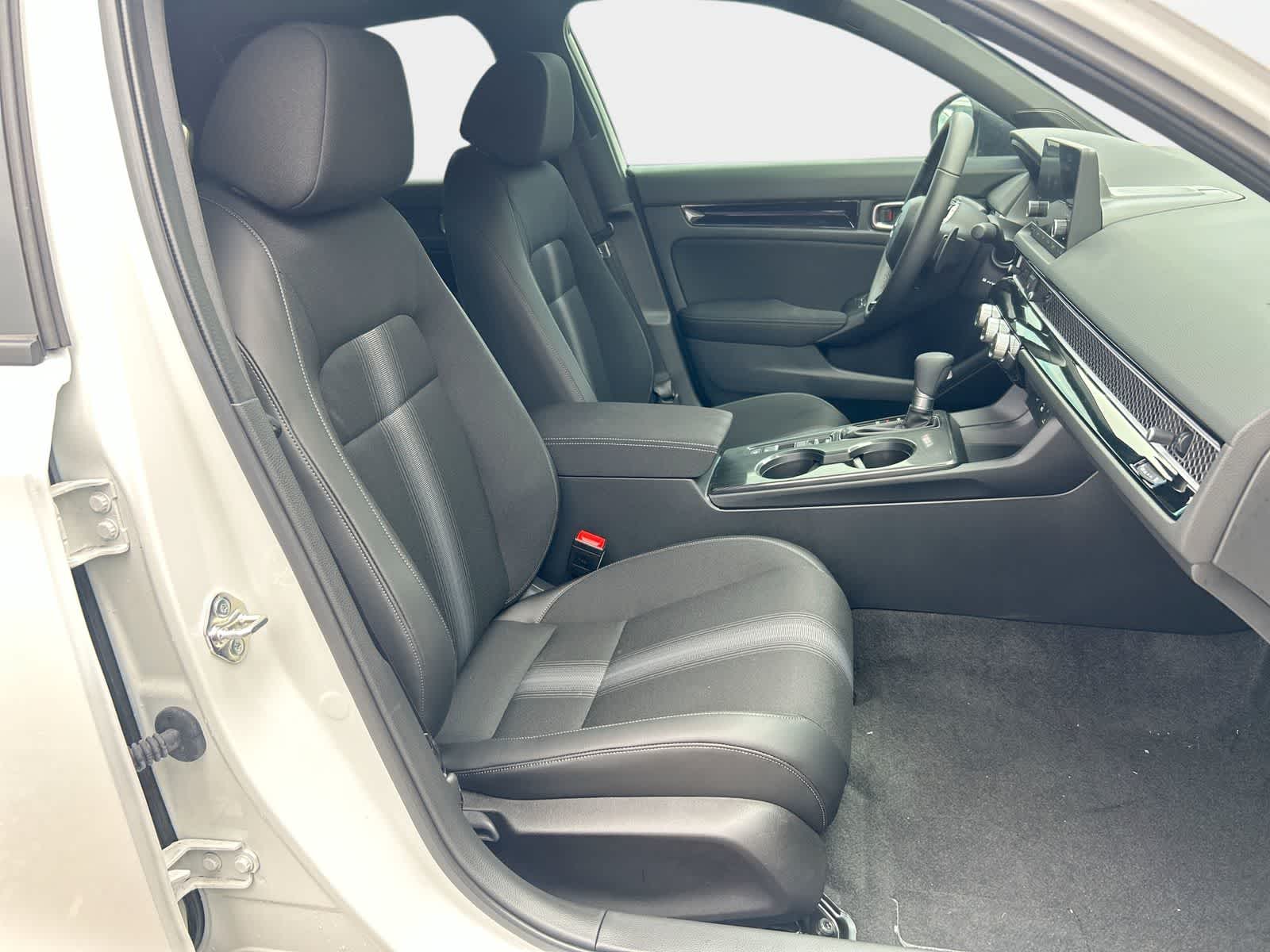 2025 Honda Civic Hatchback Sport - Photo 14