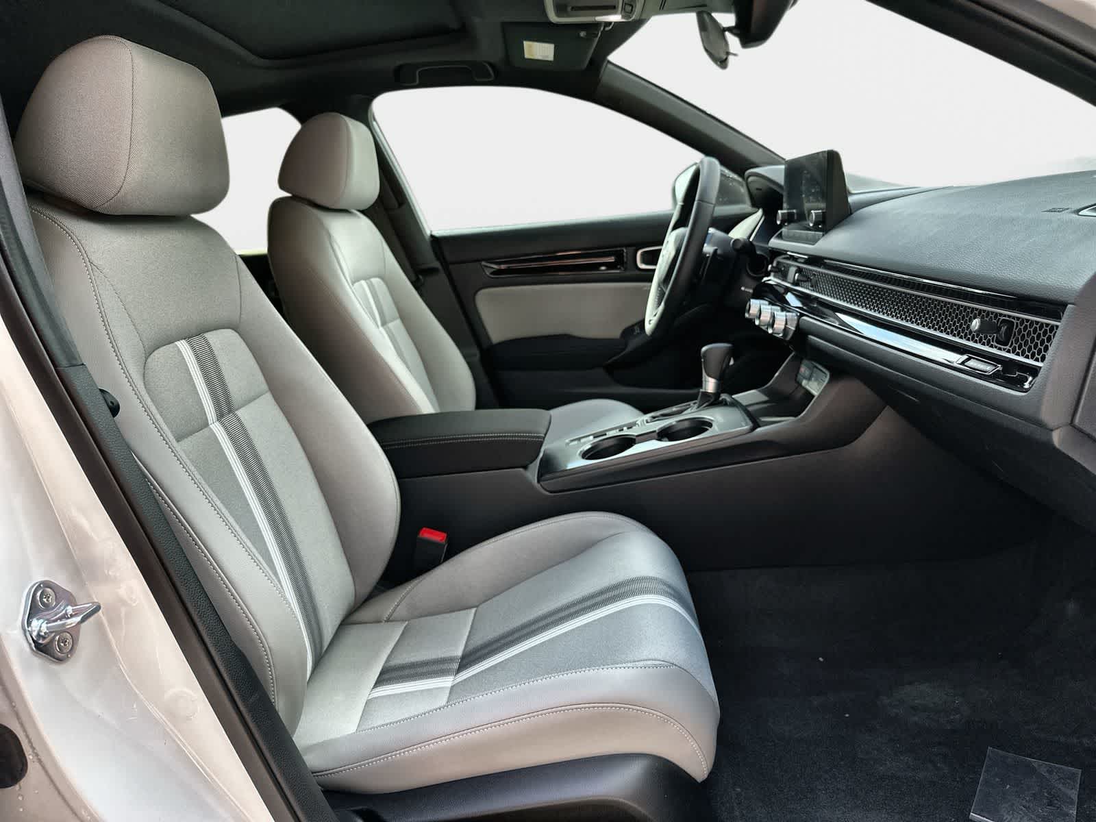 2025 Honda Civic Hatchback Sport - Photo 14