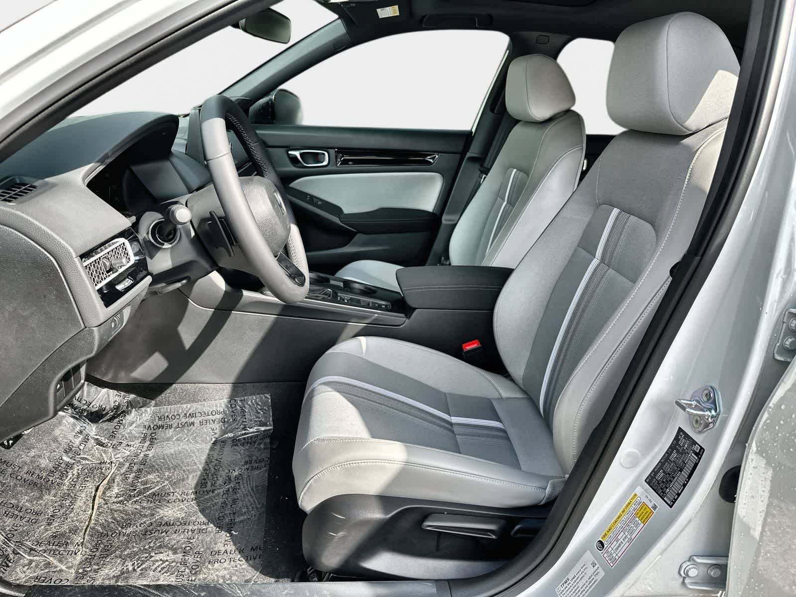 2025 Honda Civic Hatchback Sport - Photo 11
