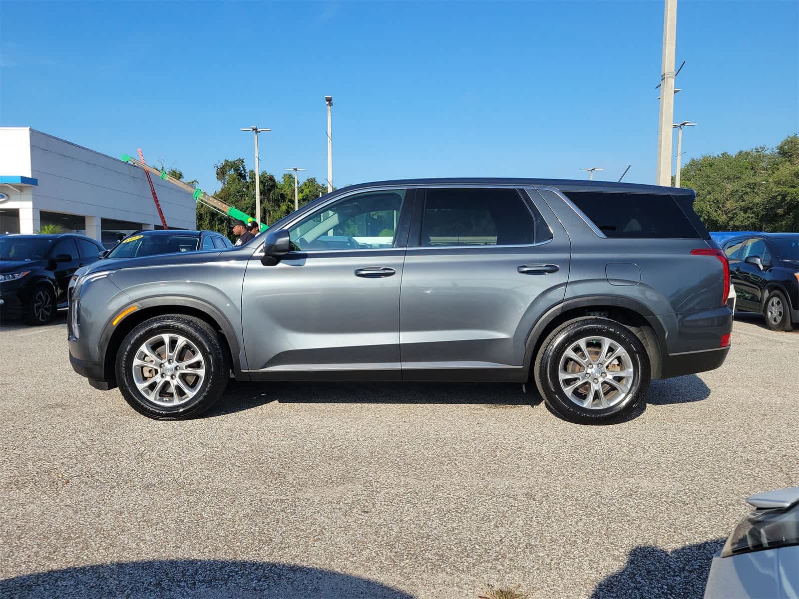 Used 2021 Hyundai Palisade SE with VIN KM8R14HE9MU277347 for sale in Tampa, FL