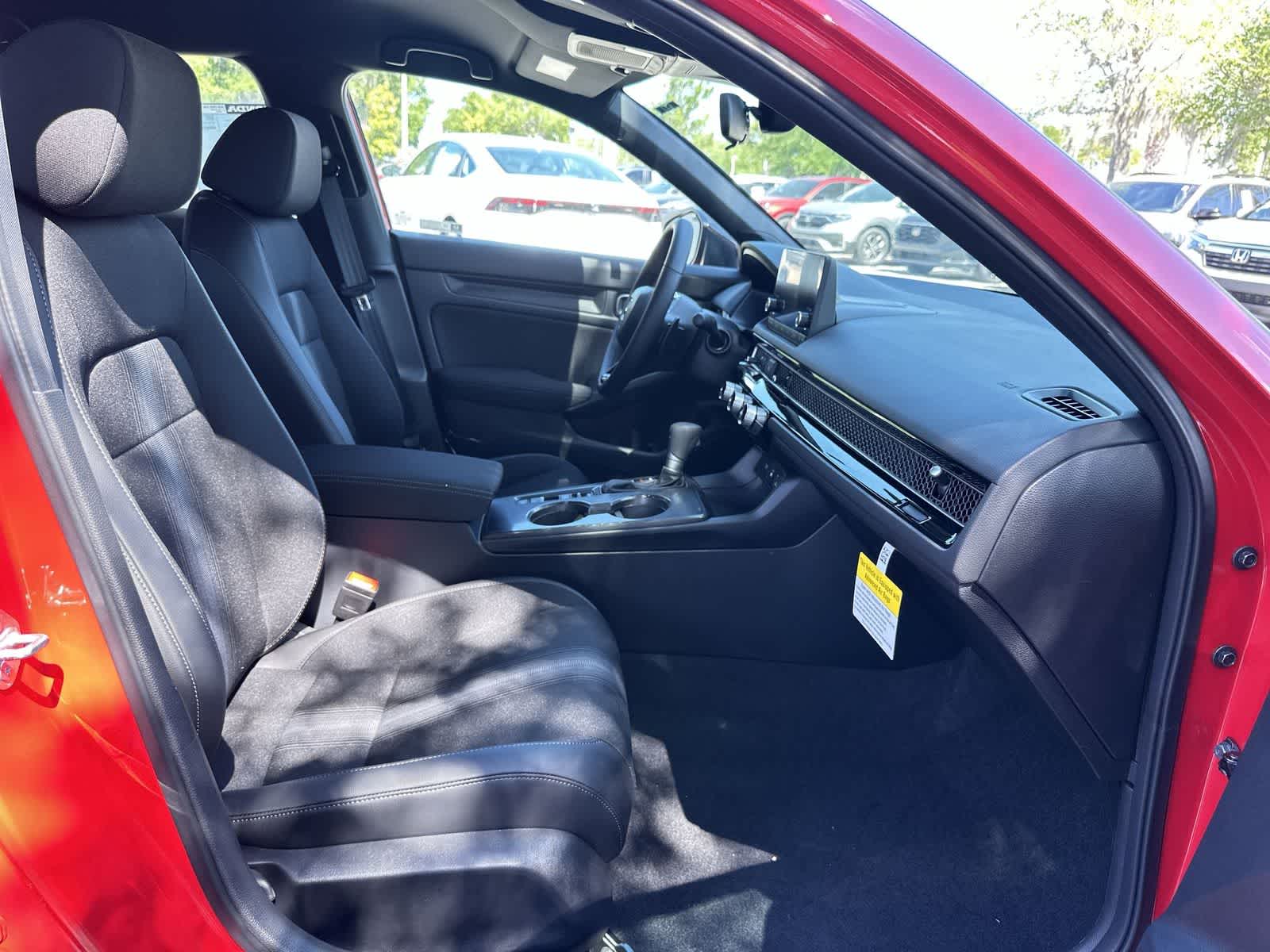 2026 Honda Civic Hatchback Sport - Photo 17