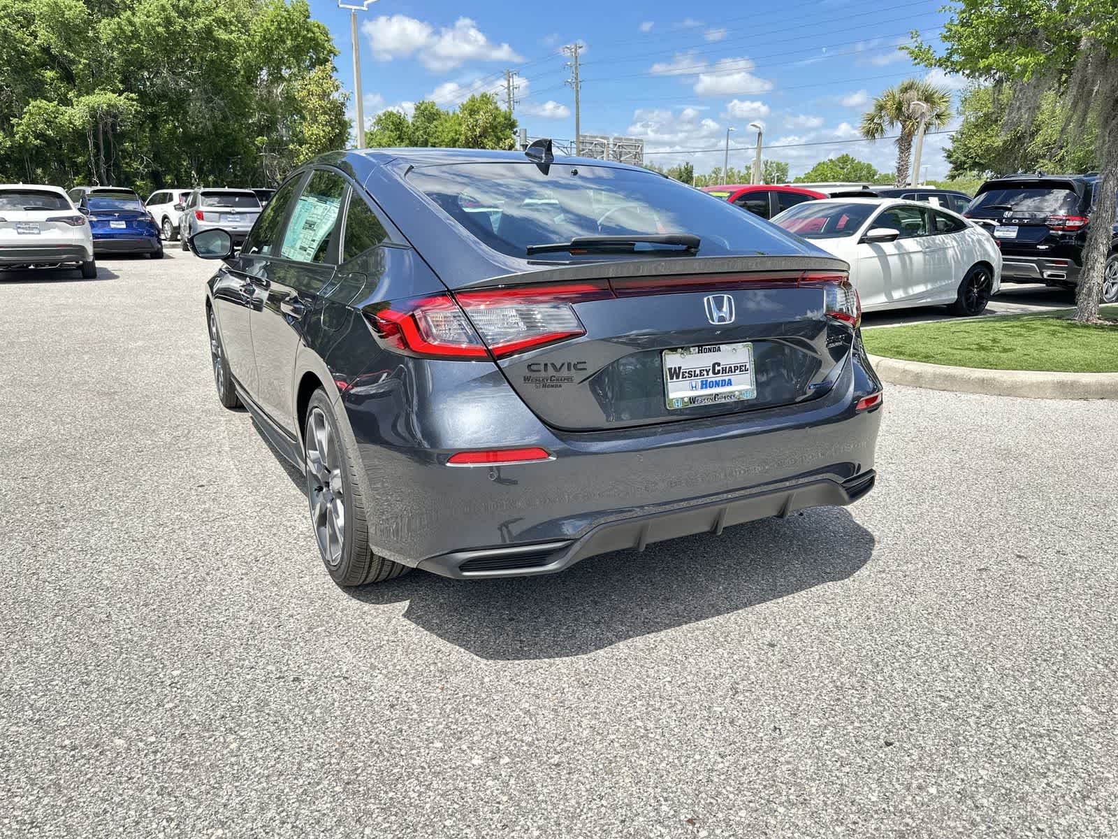 View vehicle photo 4