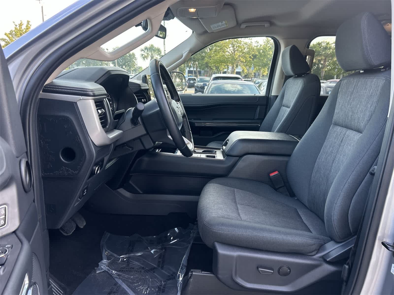2024 Ford Expedition XLT photo 12