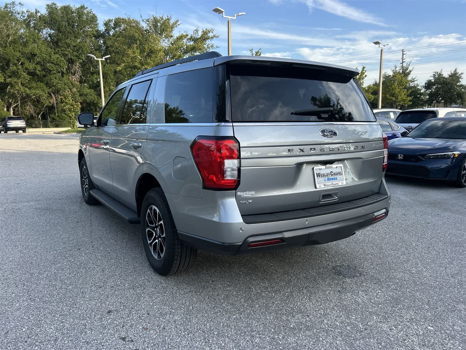 2024 Ford Expedition XLT photo 3