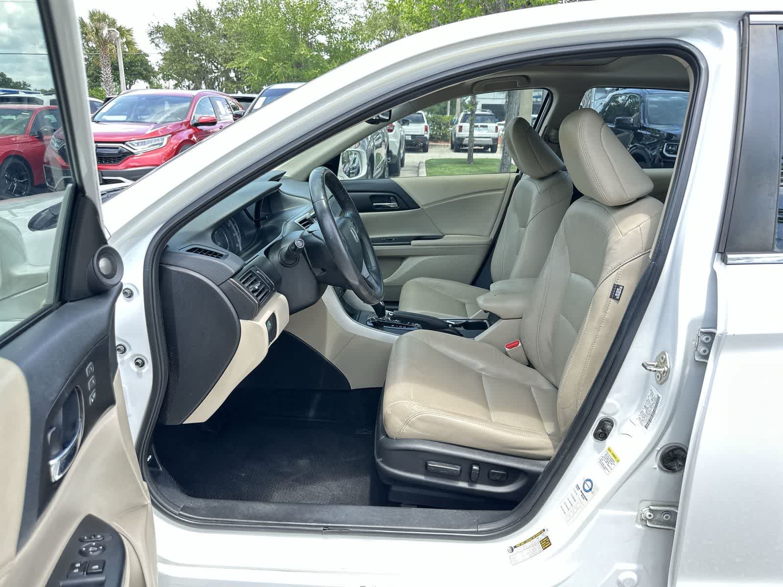 Used 2015 Honda Accord EX-L with VIN 1HGCR2F81FA268314 for sale in Wesley Chapel, FL