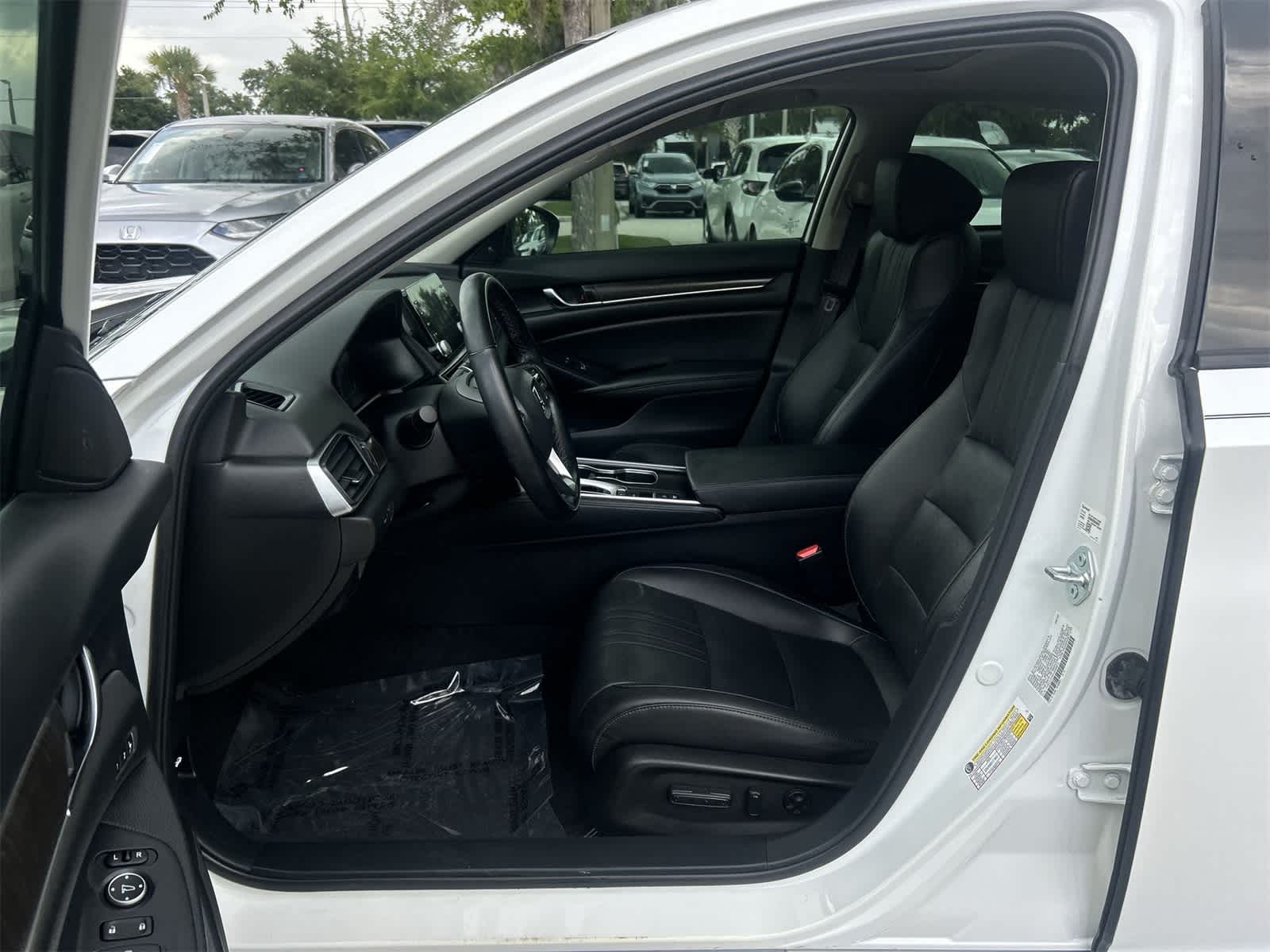 Used 2022 Honda Accord EX-L with VIN 1HGCV1F54NA058512 for sale in Kansas City