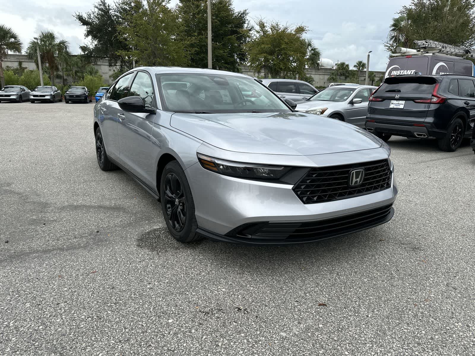 2025 Honda Accord SE - Photo 8