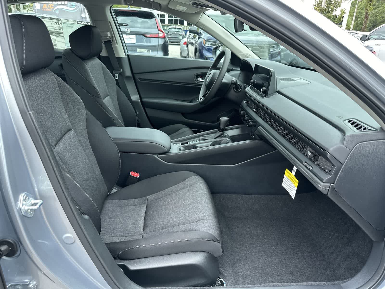 2025 Honda Accord SE - Photo 17