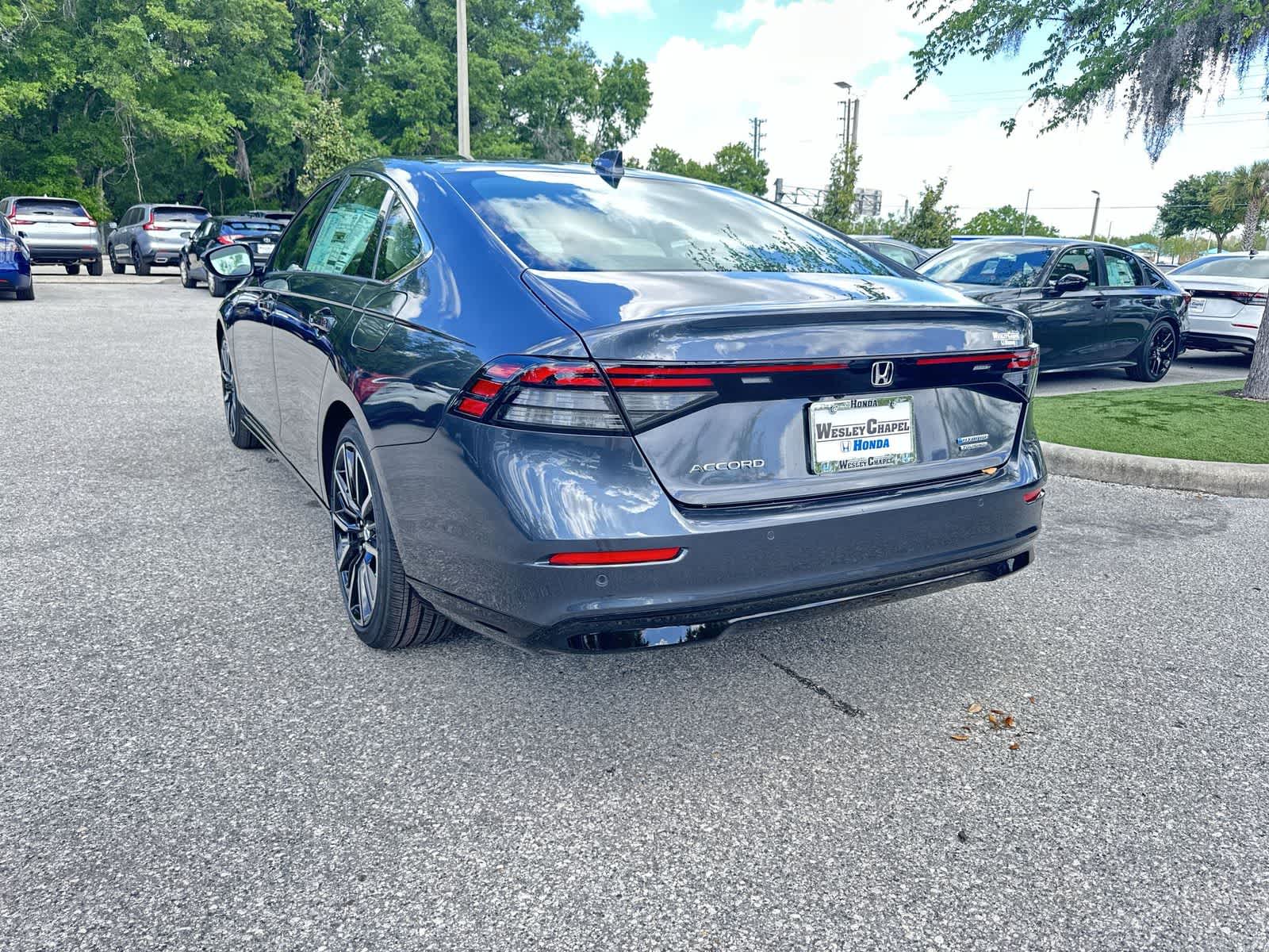 View vehicle photo 4