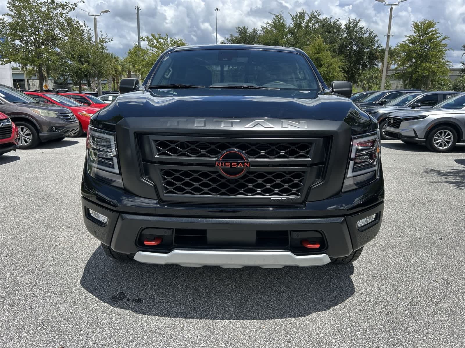 2024 Nissan Titan Crew Cab PRO-4X photo 8