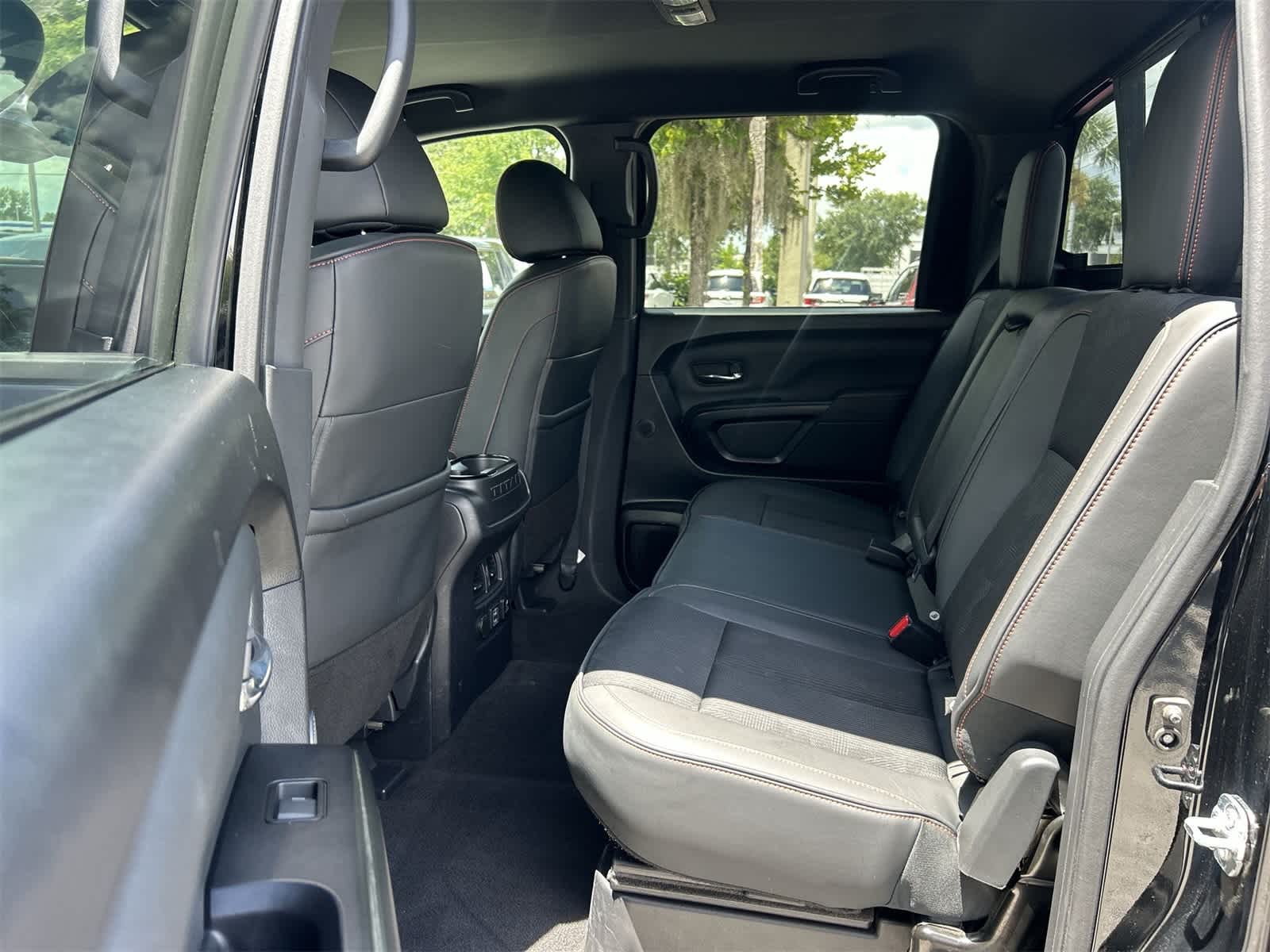 2024 Nissan Titan Crew Cab PRO-4X photo 12