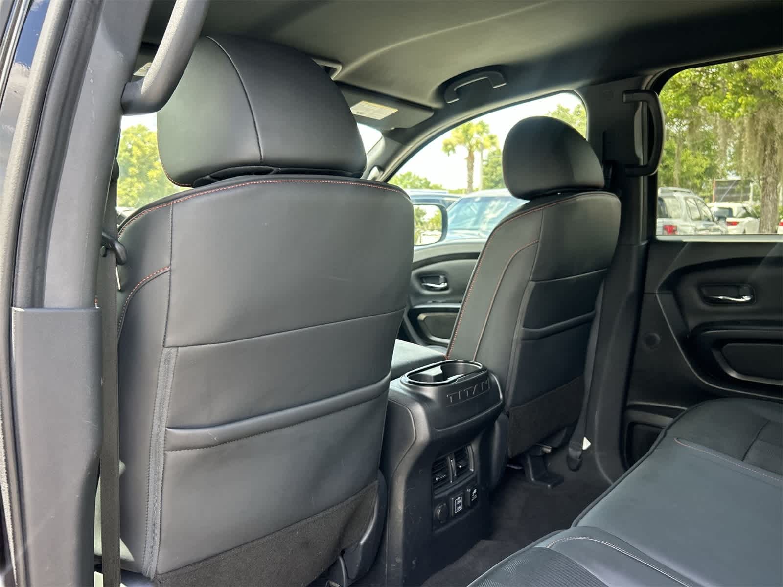 2024 Nissan Titan Crew Cab PRO-4X photo 11