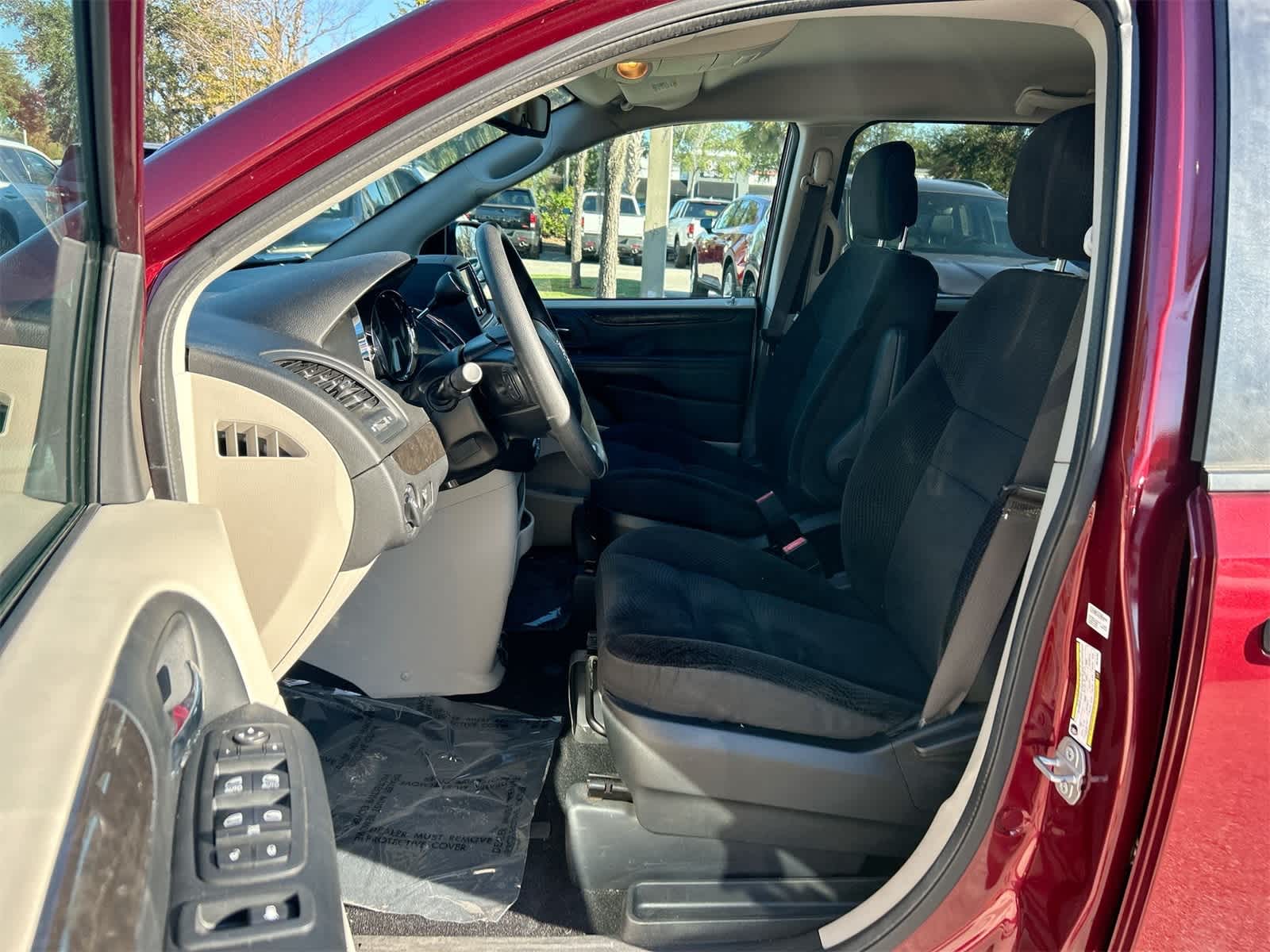 Used 2019 Dodge Grand Caravan SE with VIN 2C4RDGBG3KR792295 for sale in Wesley Chapel, FL