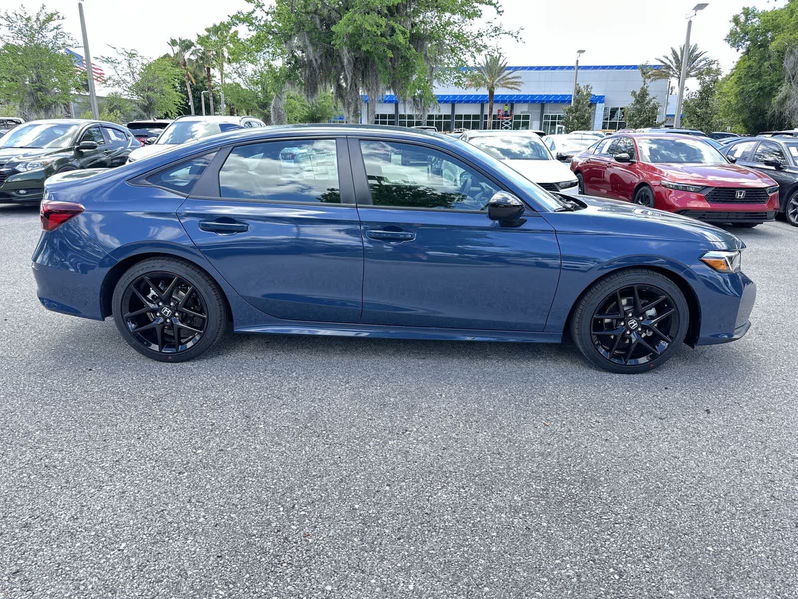 View vehicle photo 7