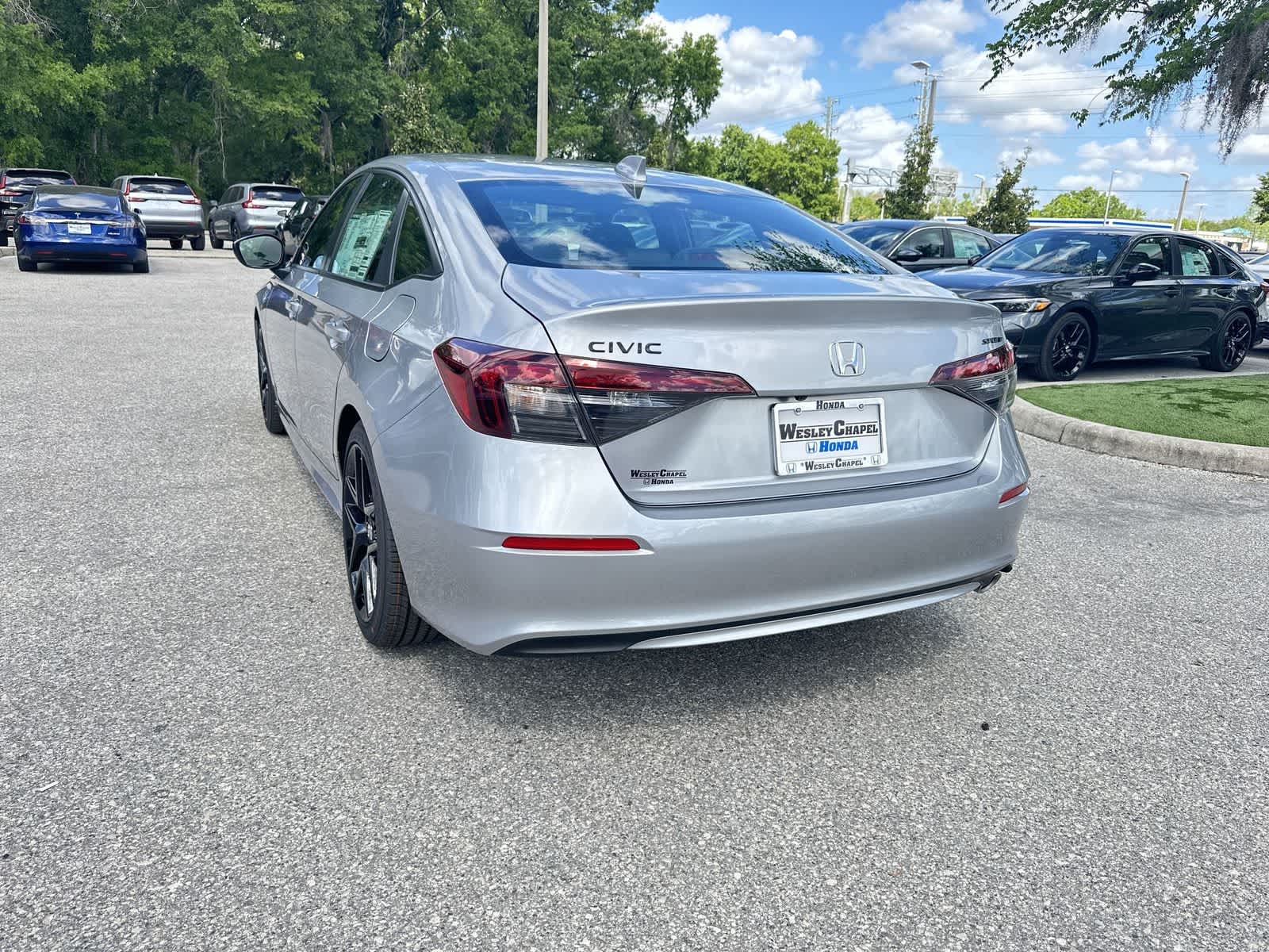 View vehicle photo 4