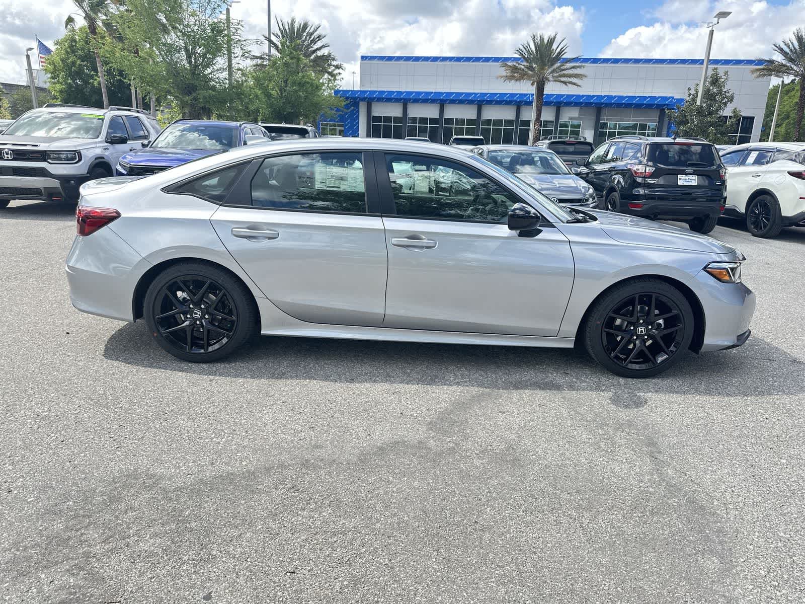 View vehicle photo 7